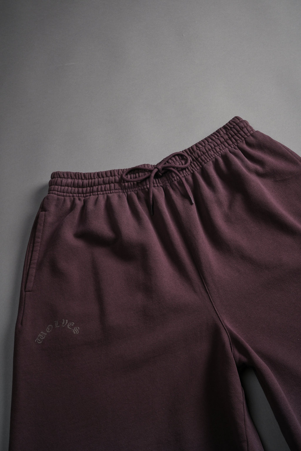 Darc Wandering Grunge Brock Sweat Shorts in Darc Garnet Drift Wash - imagem 7