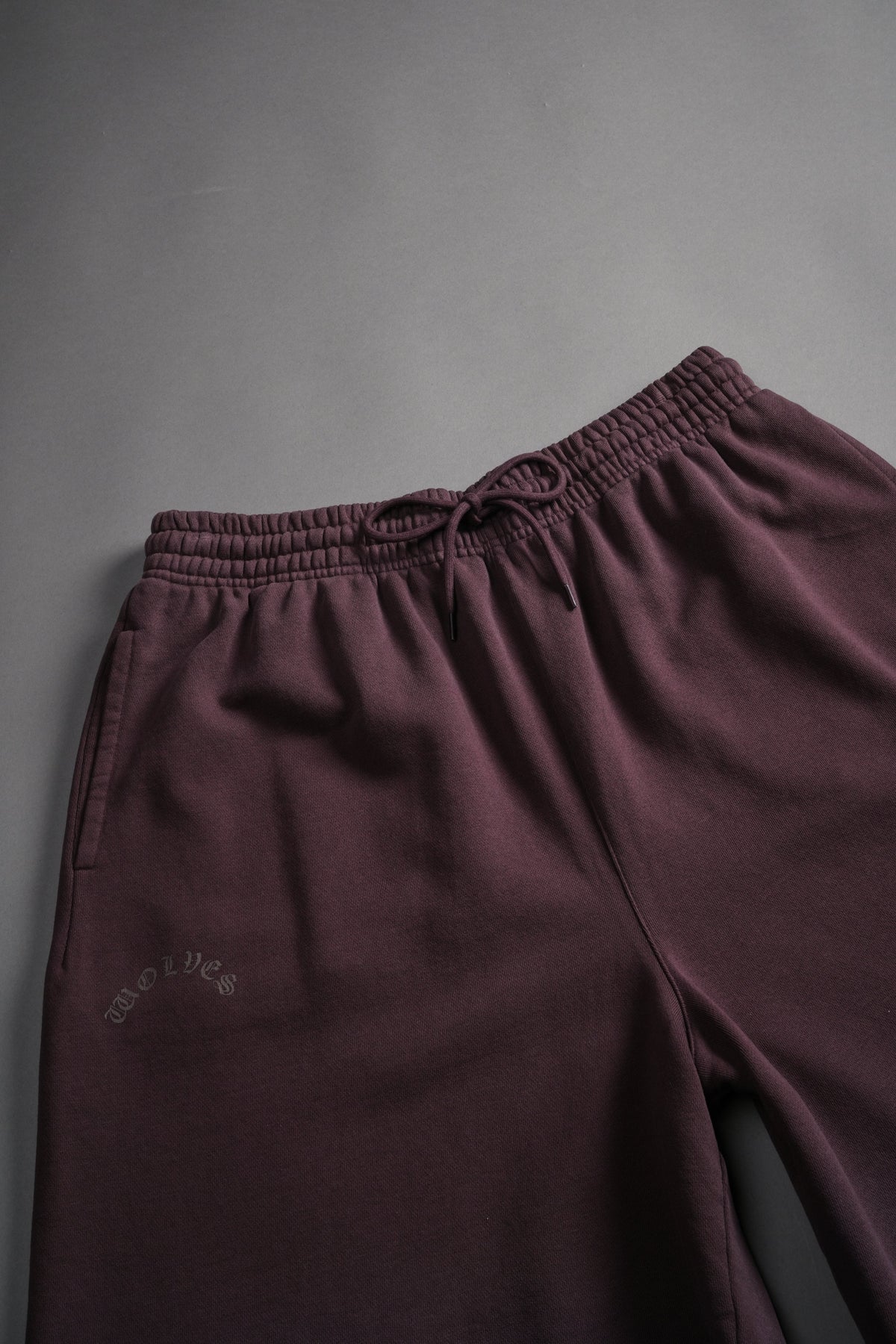 Darc Wandering Grunge Brock Sweat Shorts in Darc Garnet Drift Wash - imagem 7
