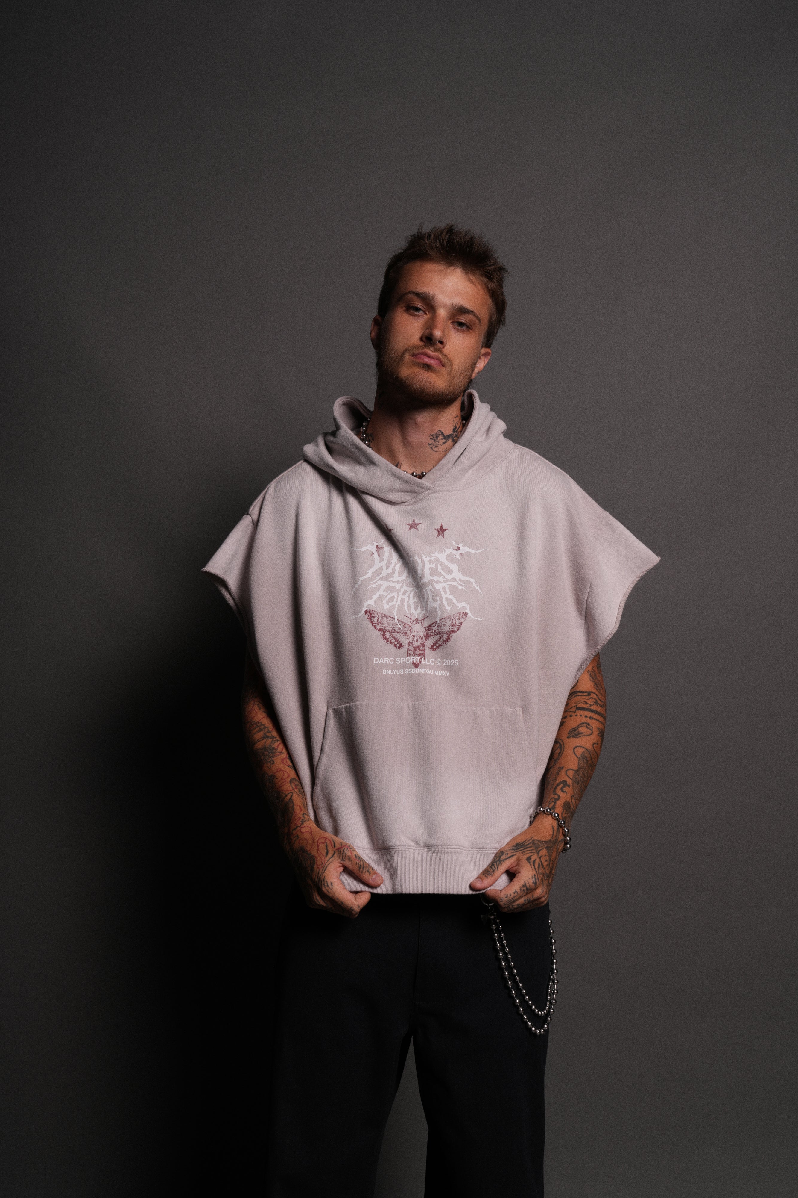 Iron Pack Grunge Gage Cap Sleeve Hoodie in Clay — imagem 2