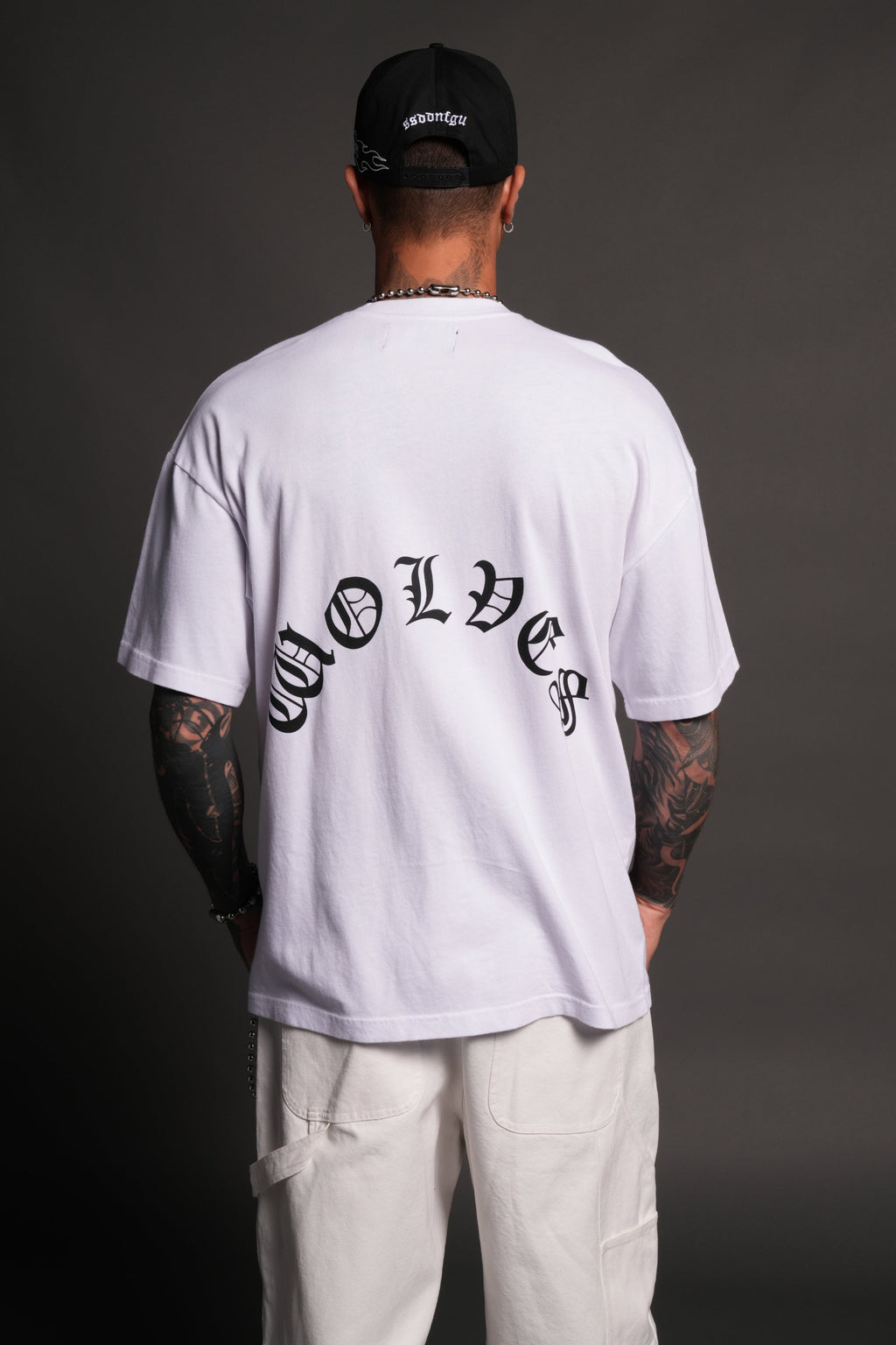 Los Cherub Premium Oversized Tee in White — imagem 2