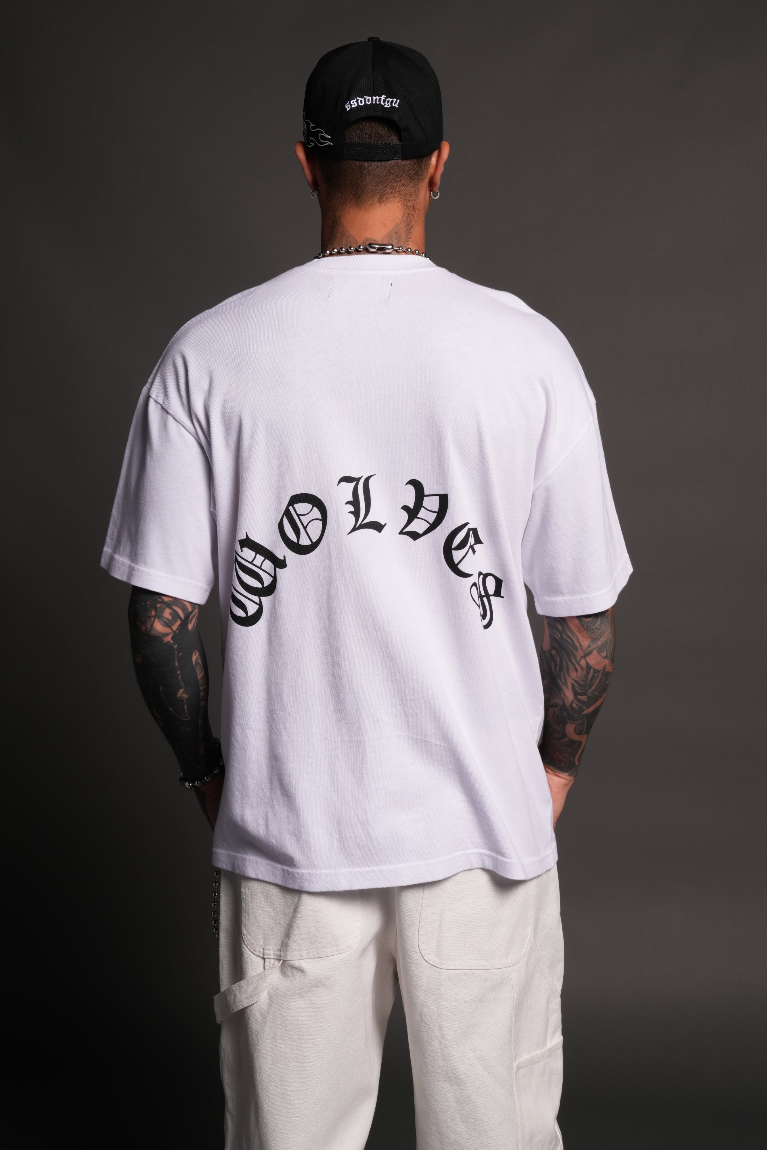 Los Cherub Premium Oversized Tee in White — imagem 2