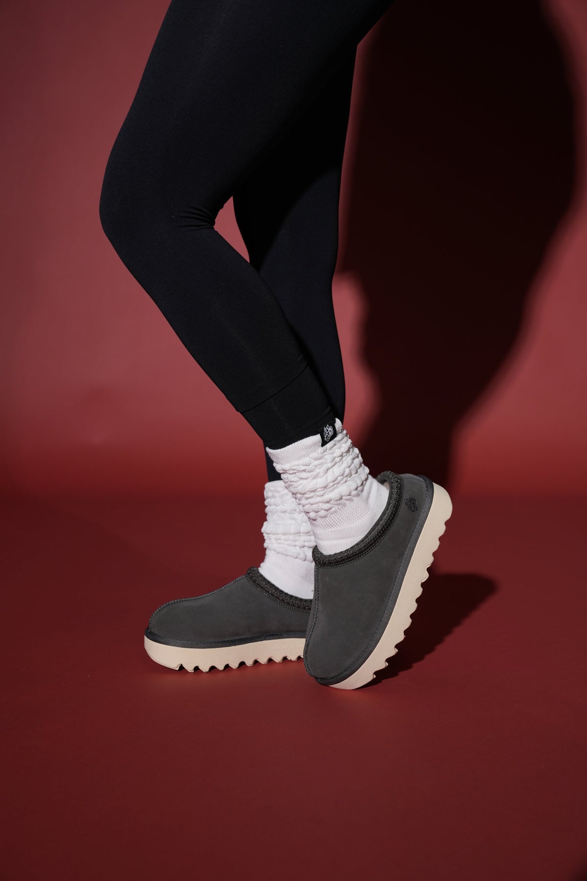 Wolf Head Mammoth Mule in Wolf Gray - imagem 4