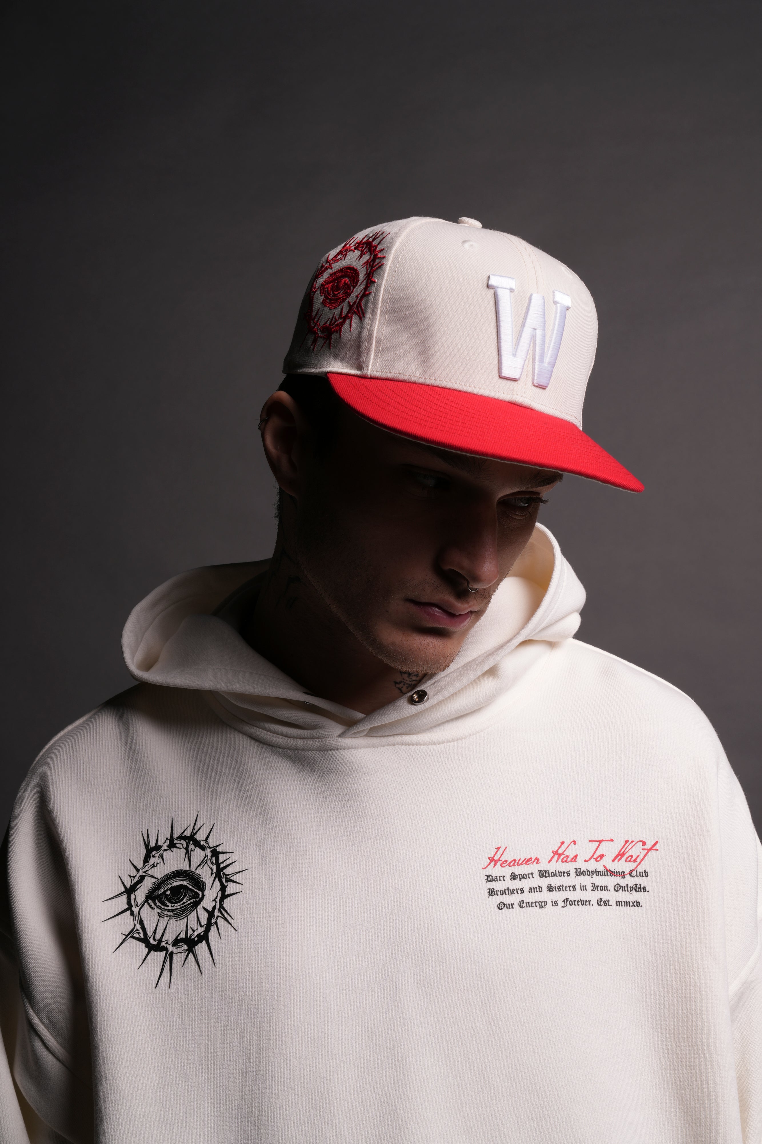 All Seeing W Fitted Hat in Cream/Roman Red — imagem 2