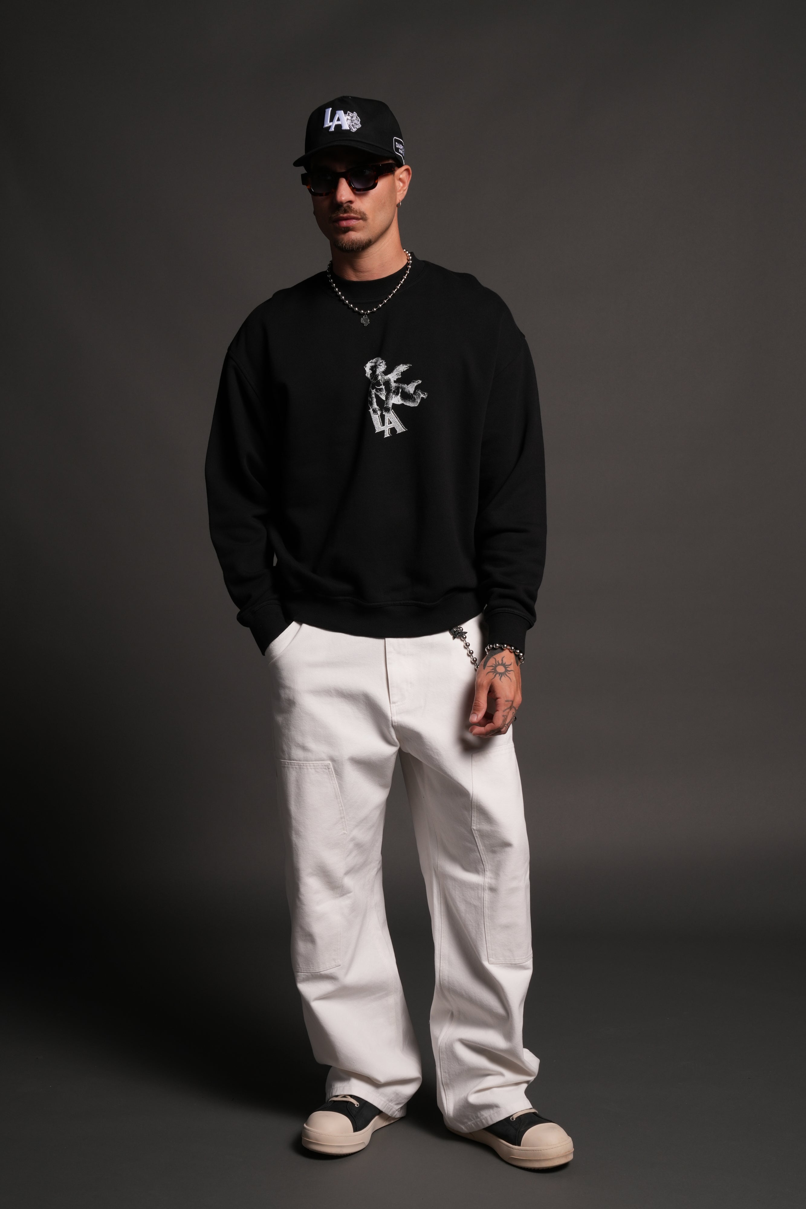 La Cherub London Crewneck in Black — imagem 5