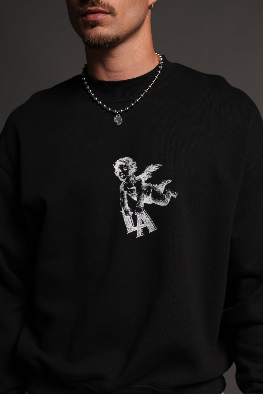 La Cherub London Crewneck in Black — imagem 11