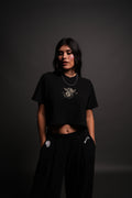Cherub and the Skull "Premium" (Cropped) Tee in Black — imagem 1