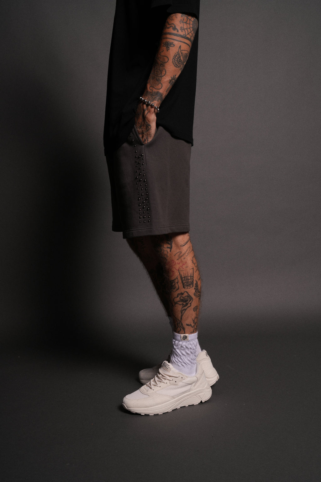 Stud Wolf Post Lounge Sweat Shorts in Wolf Gray — imagem 4