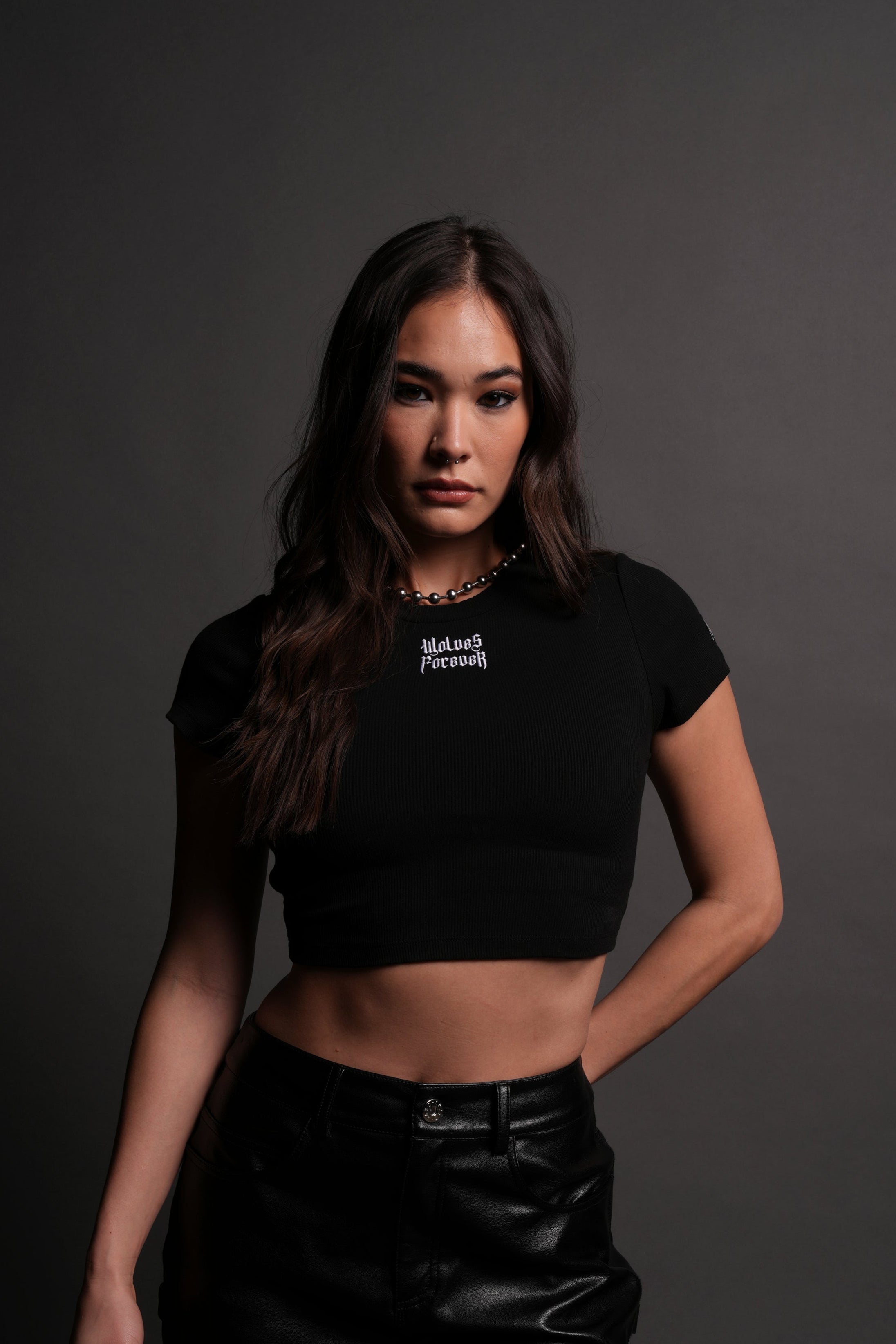 Darc Letter "Kara" Tee in Black — imagem 1