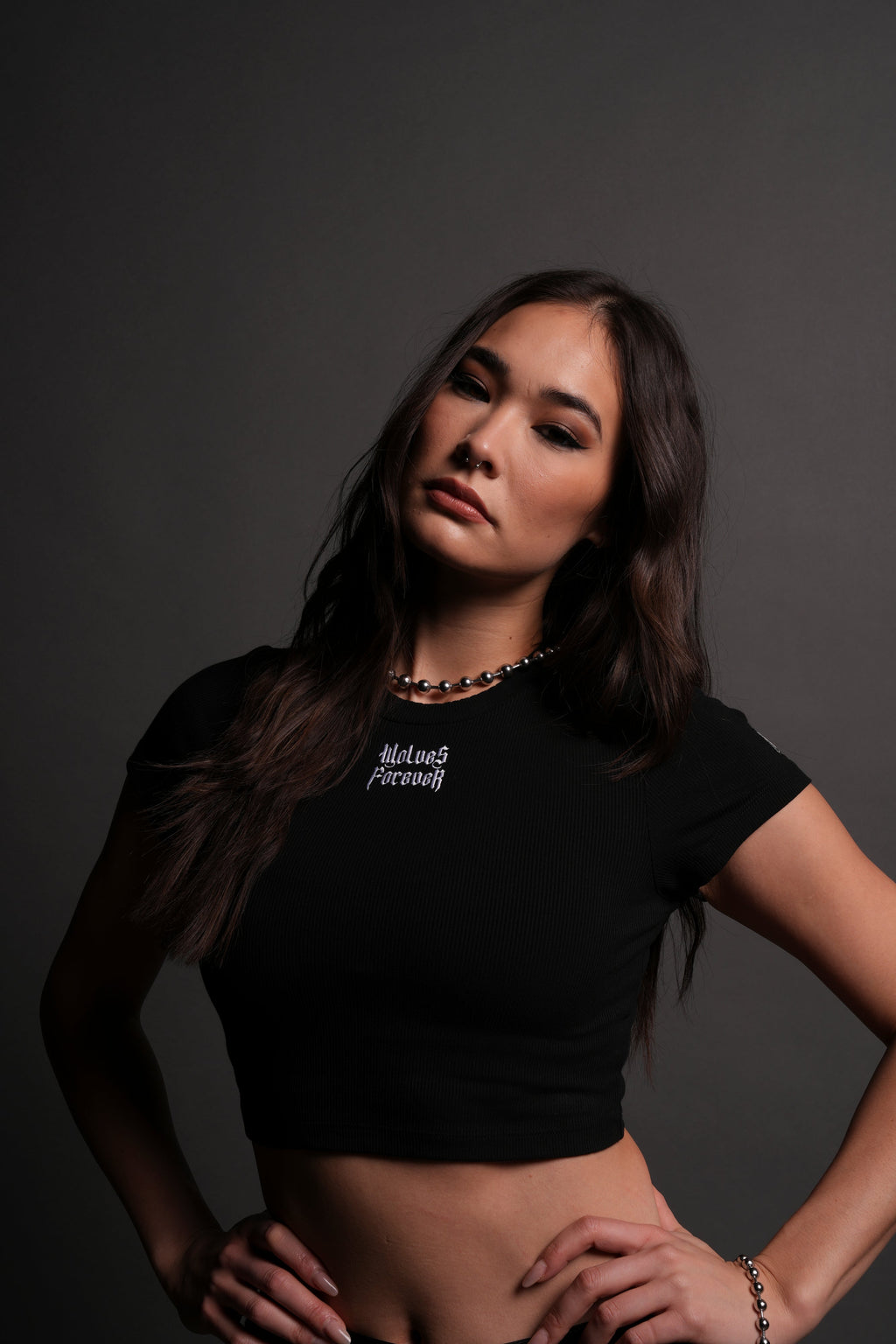 Darc Letter "Kara" Tee in Black — imagem 8