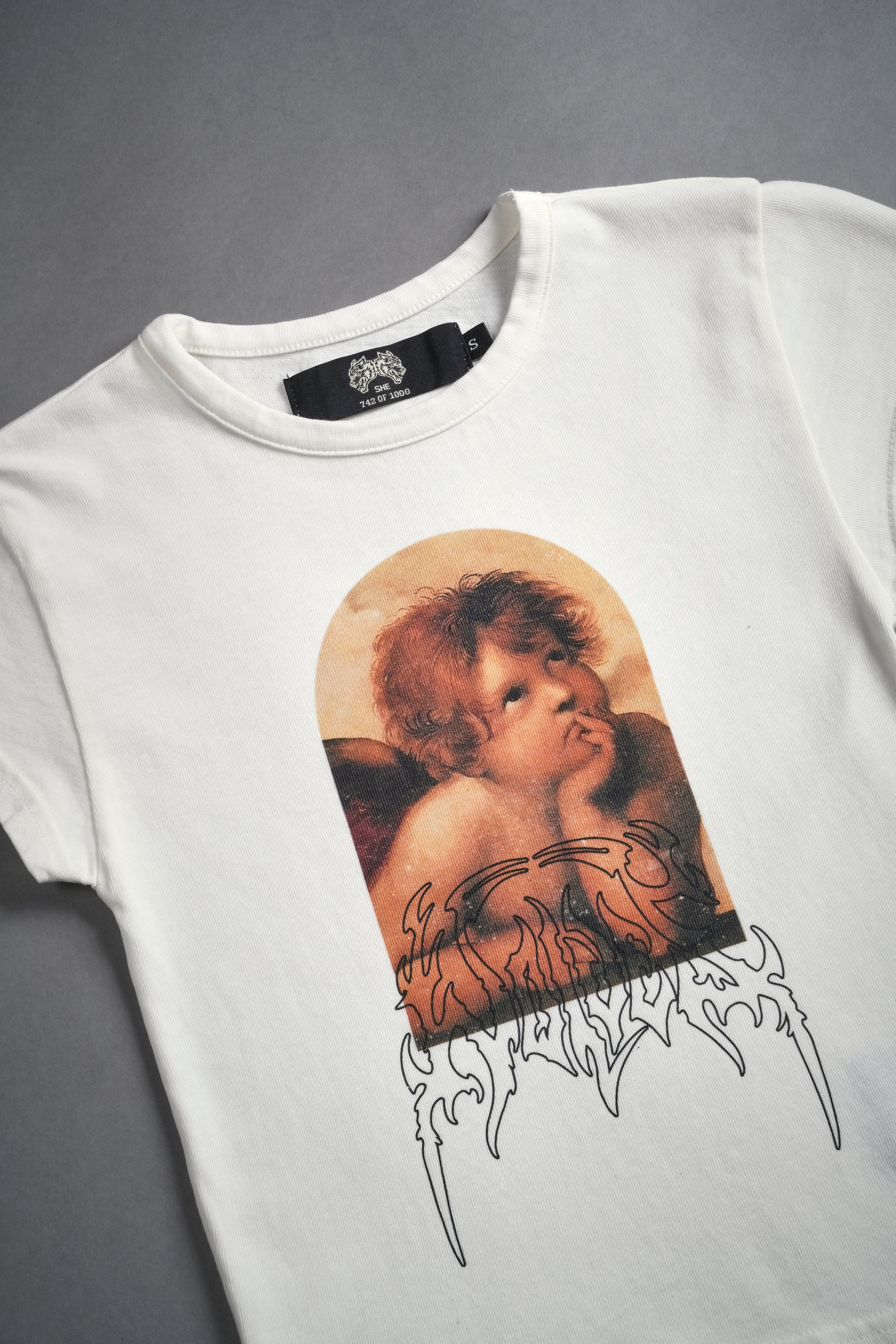 Above "Baby" Tee in Cream — imagem 6