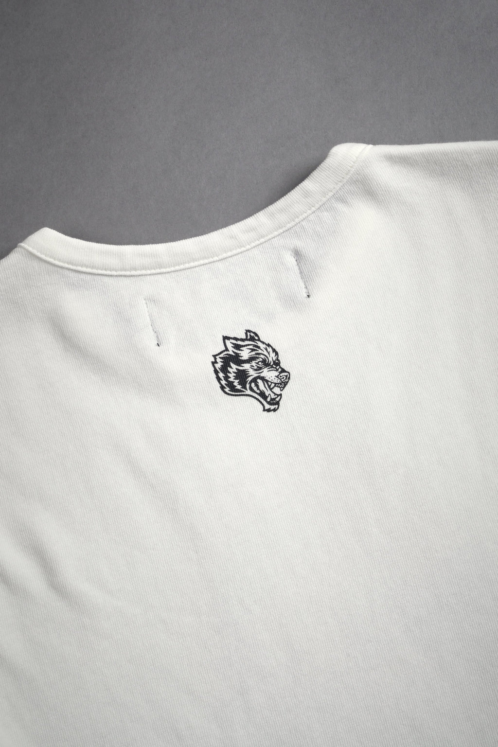 Above "Baby" Tee in Cream — imagem 7