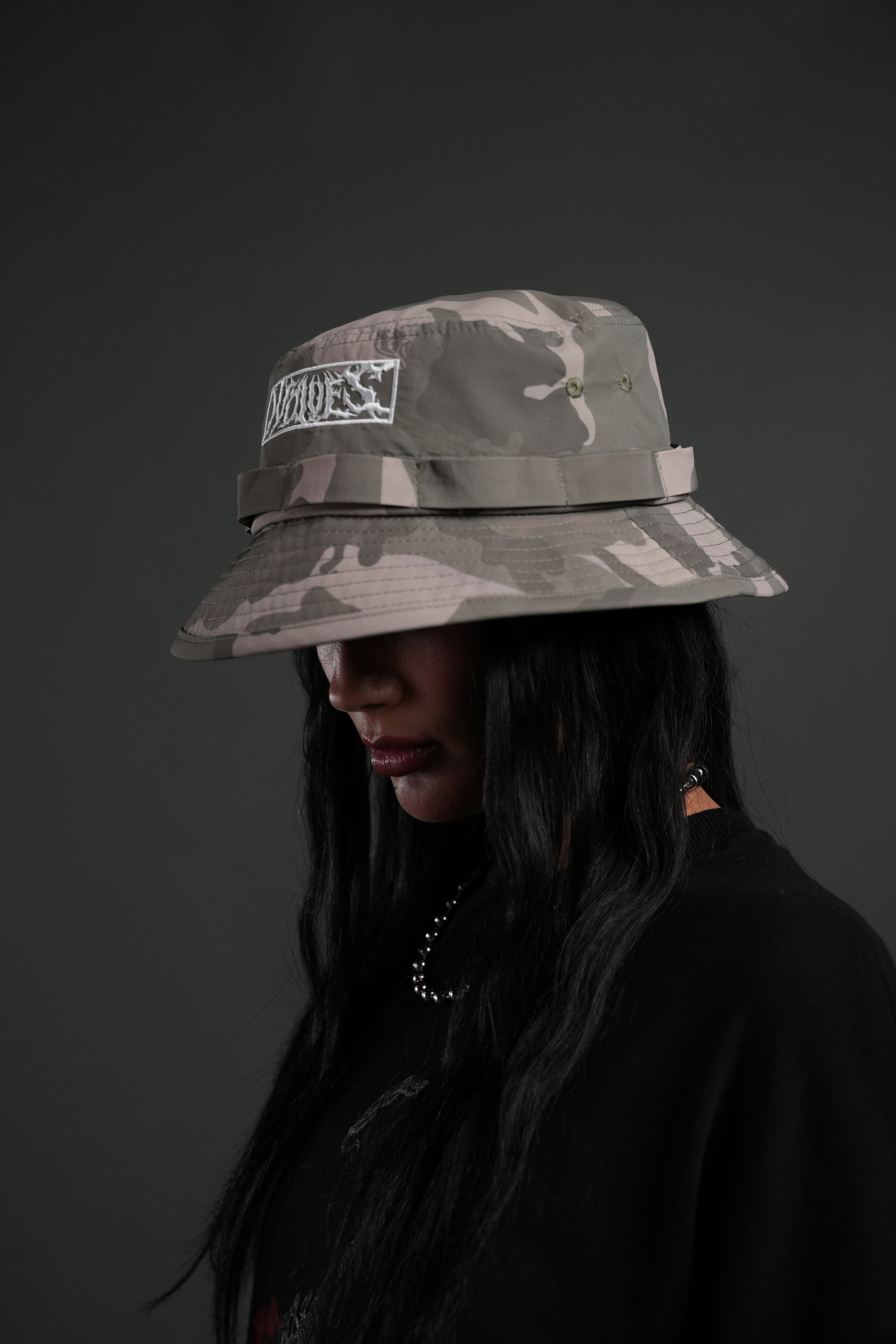 Ride the Fire Boonie Bucket Hat in Lush Vintage Woodland Camo — imagem 4