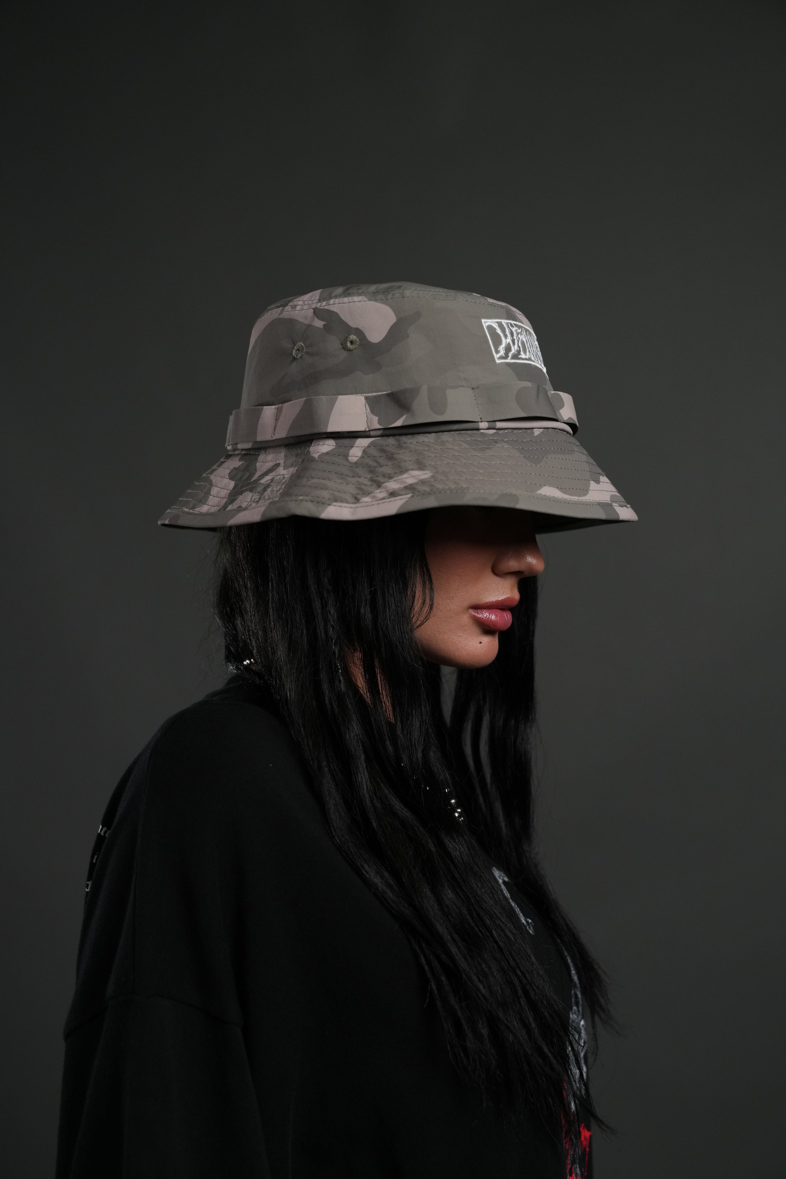 Ride the Fire Boonie Bucket Hat in Lush Vintage Woodland Camo — imagem 5