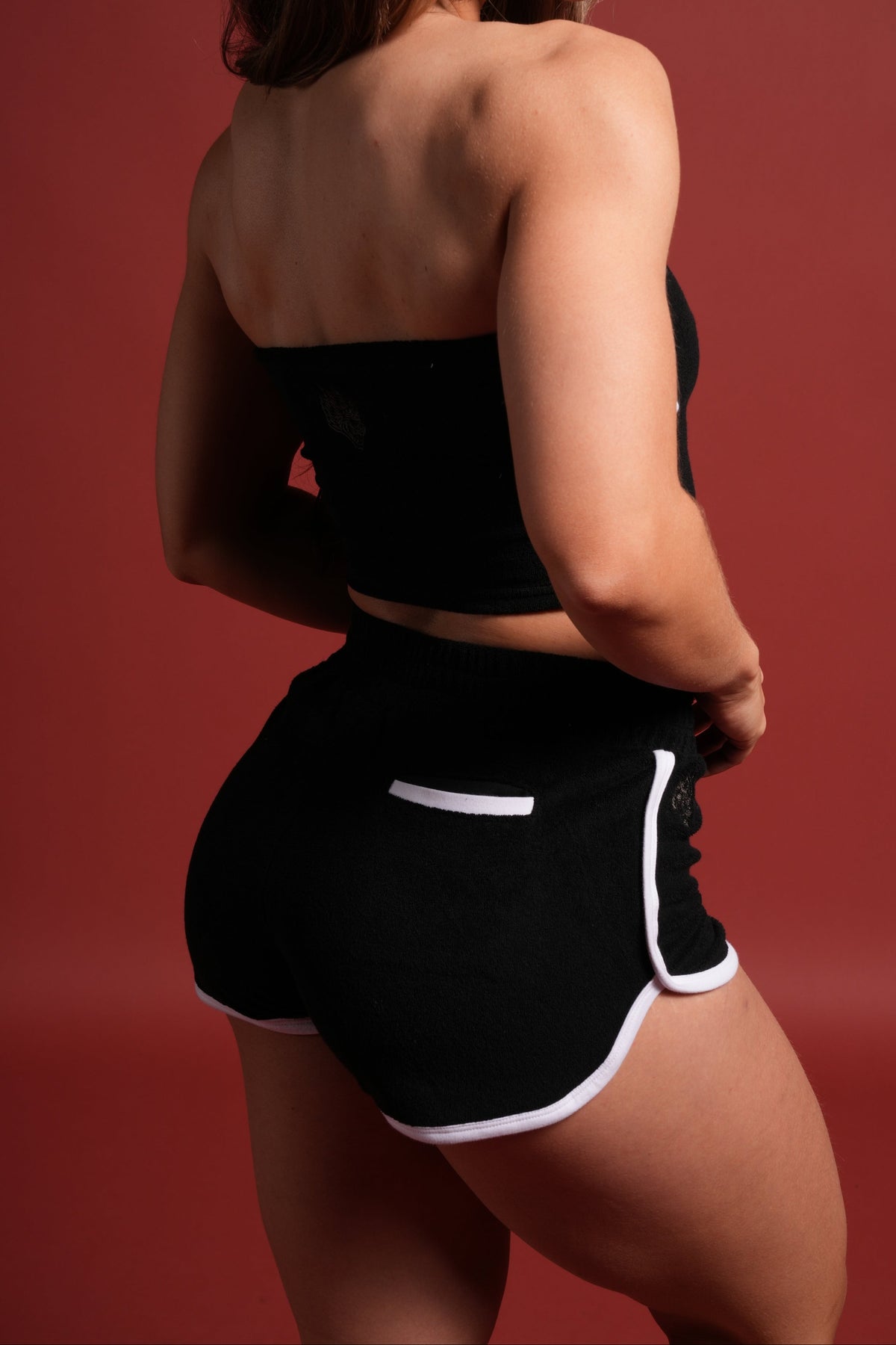 Dual Wolf Tia Track Shorts in Black - imagem 4