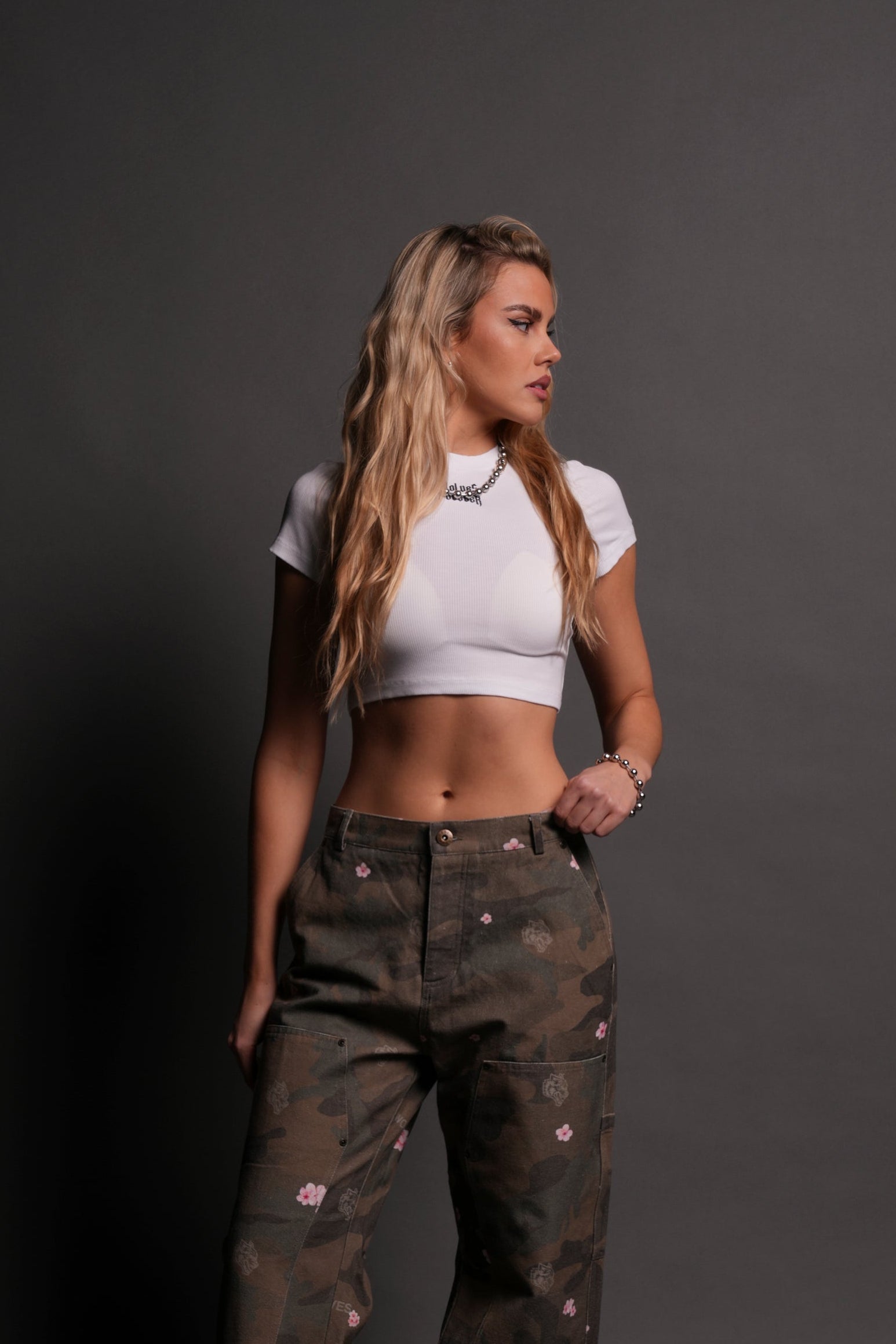 Darc Letter "Kara" Tee in White — imagem 2