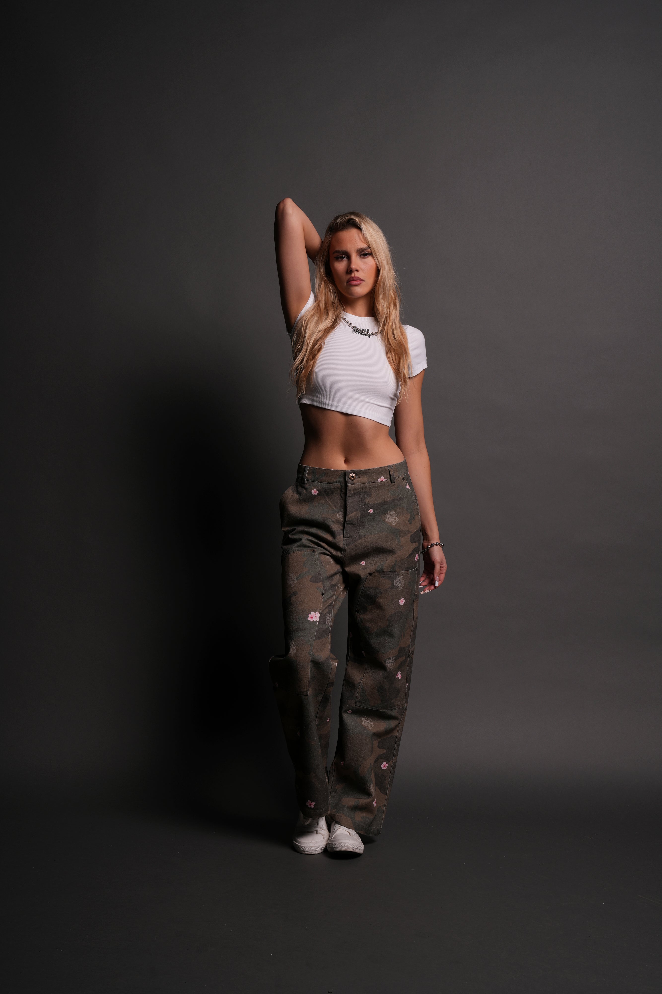 Darc Letter "Kara" Tee in White — imagem 5