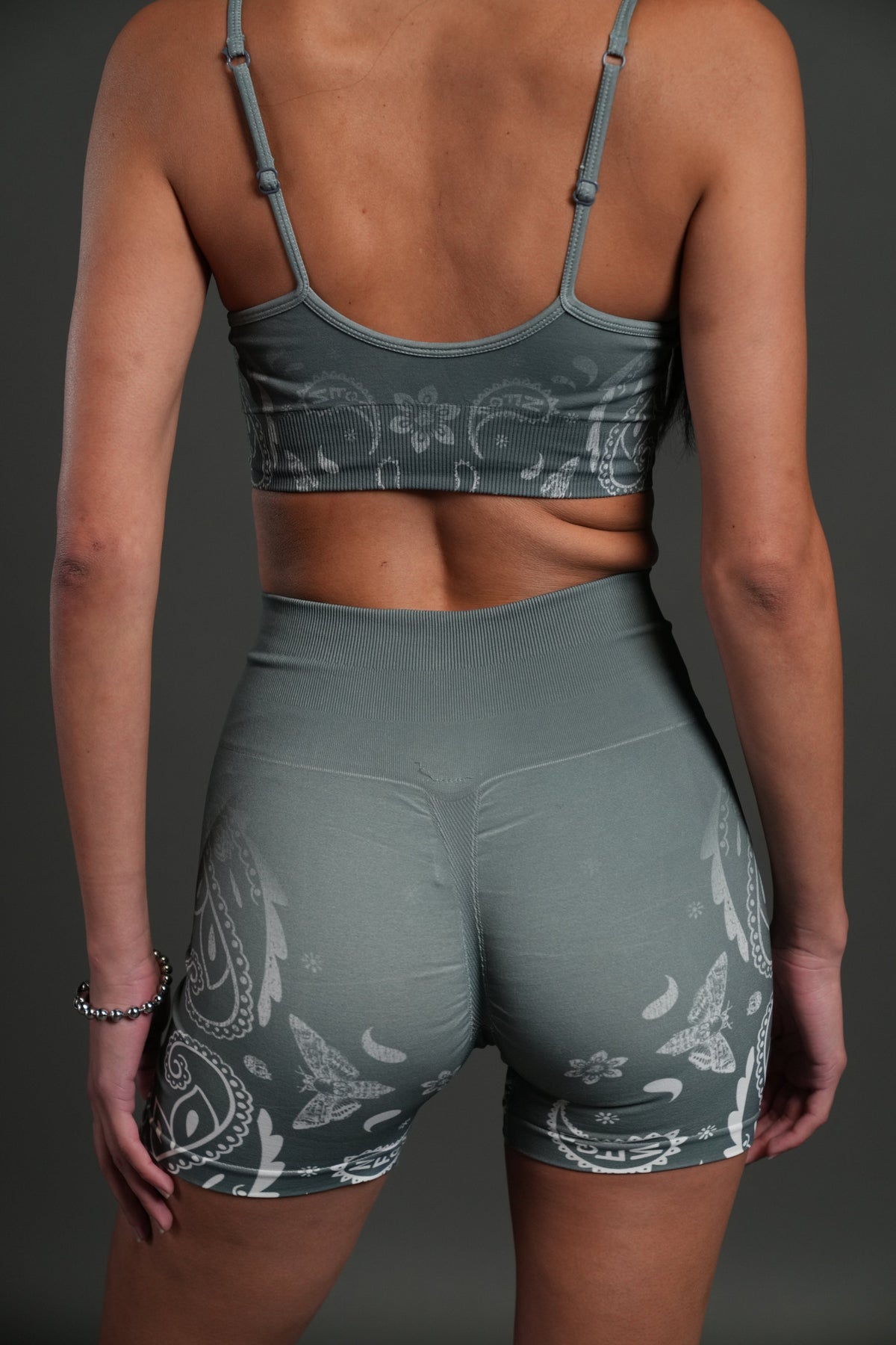 Faded Paisley "Maya" Soft Seamless Bra in Greek Stone - imagem 6