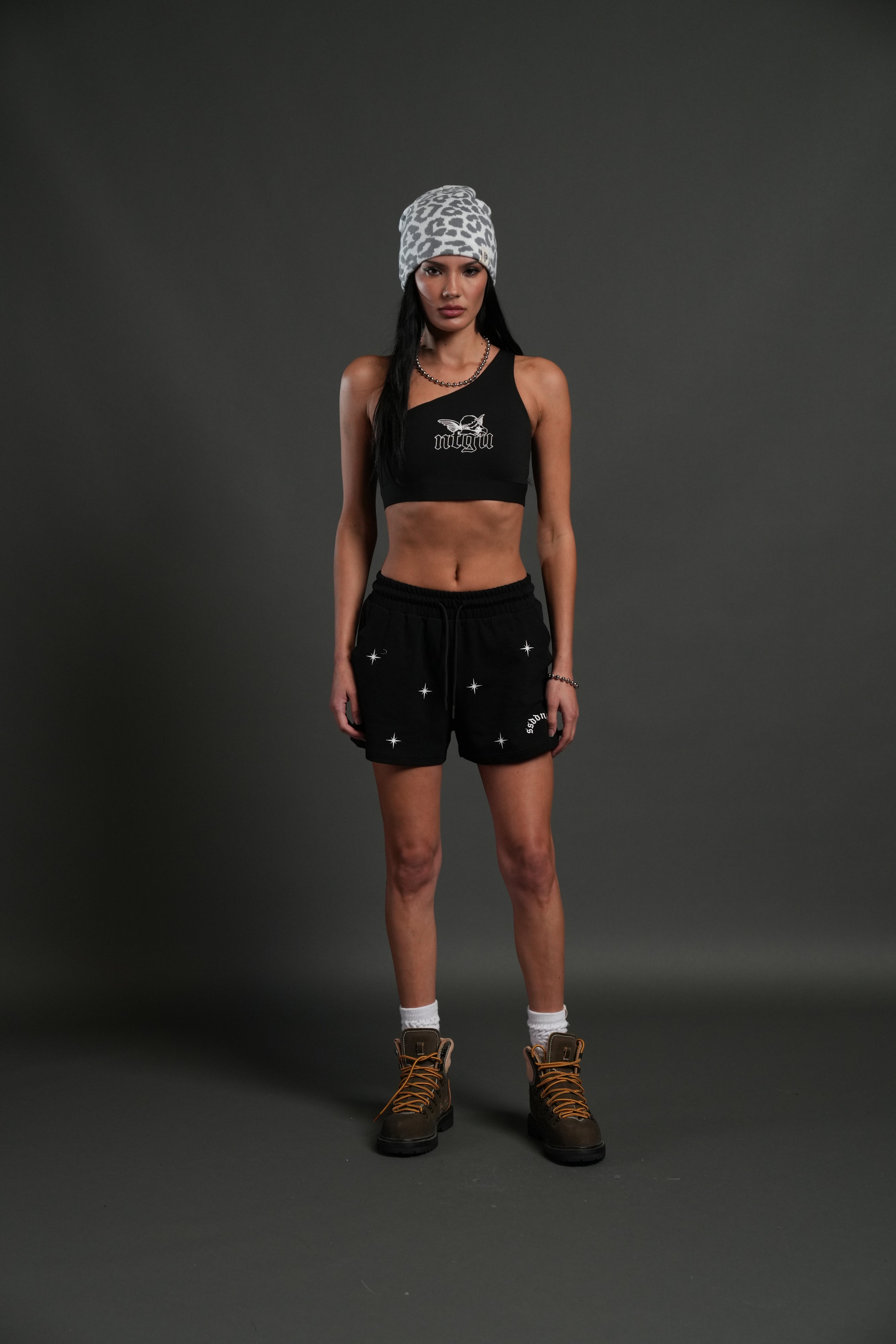 Cherub NFGU One Shoulder Sports Bra in Black — imagem 3