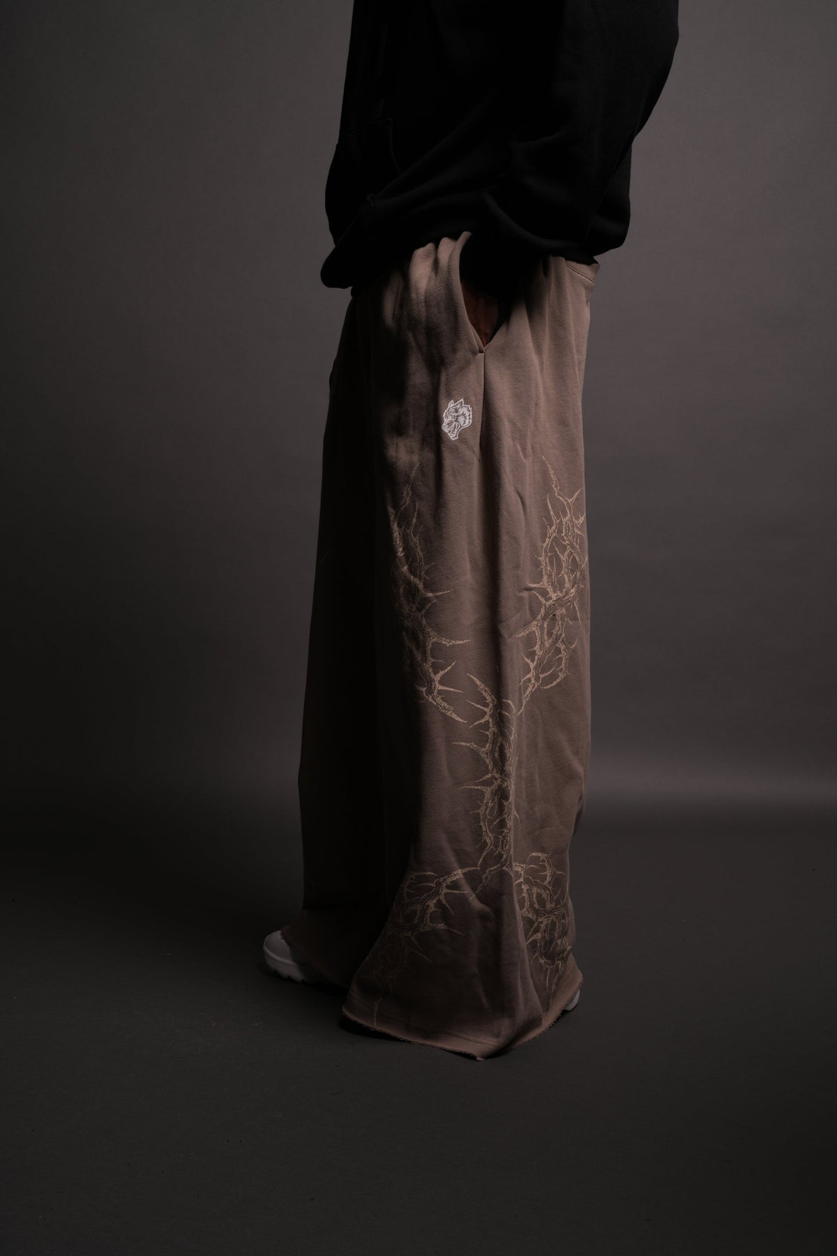 Thorns Oversized Omen Sweat Pants in Taupe - imagem 4