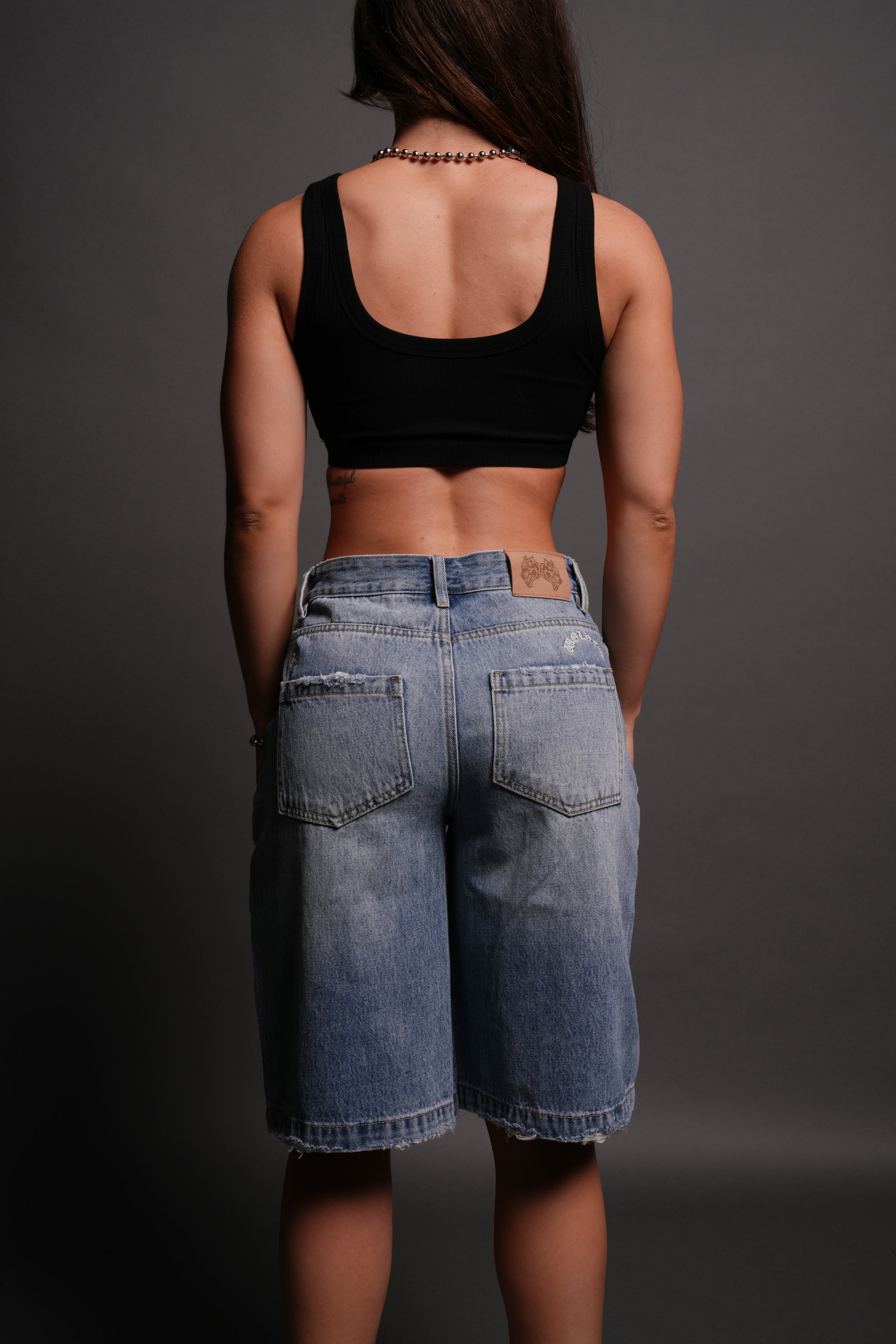 Wolf Chopper Seline Denim Shorts in Light Wash — imagem 7