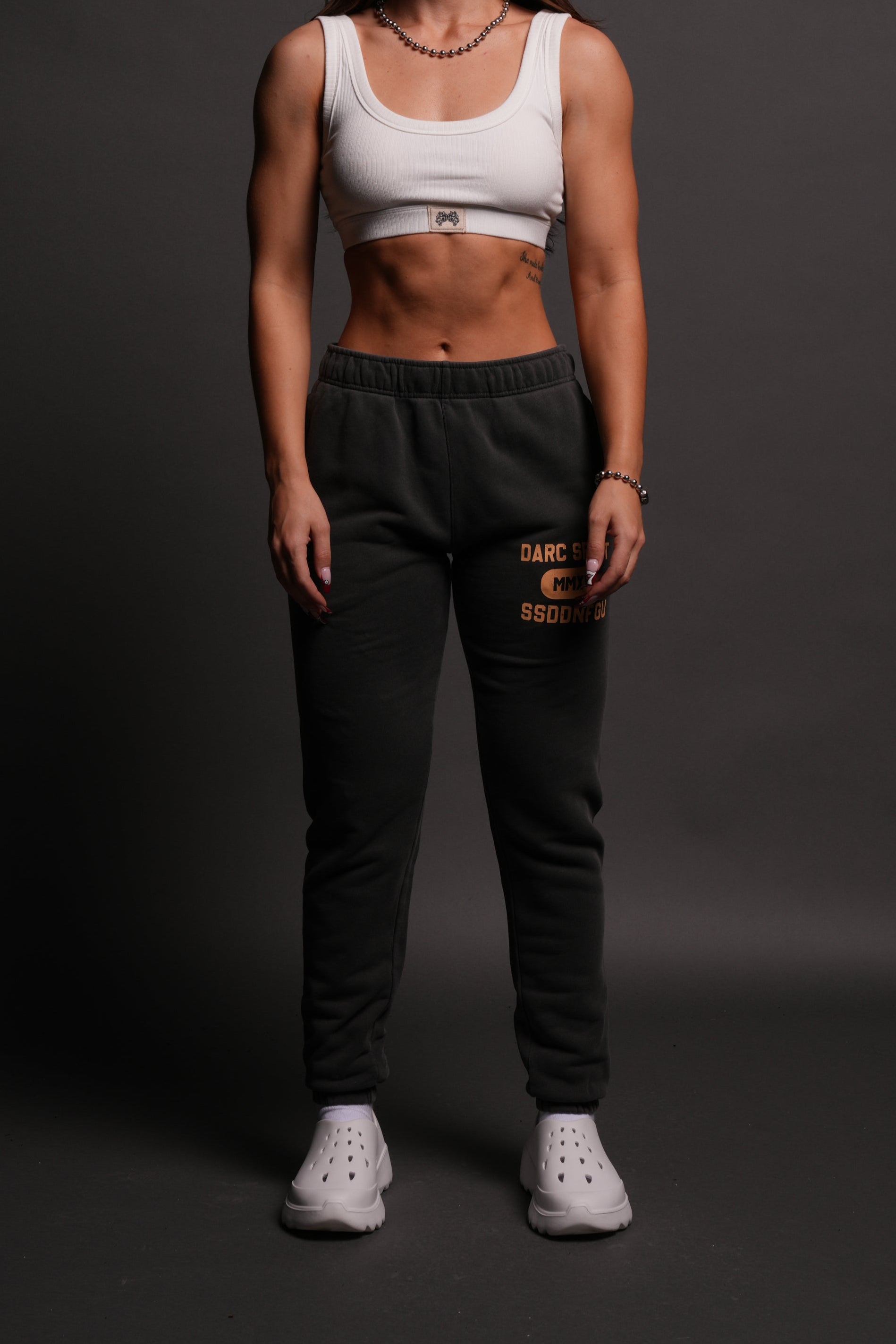 Wolves Forever She Post Lounge Sweats in Wolf Gray — imagem 1