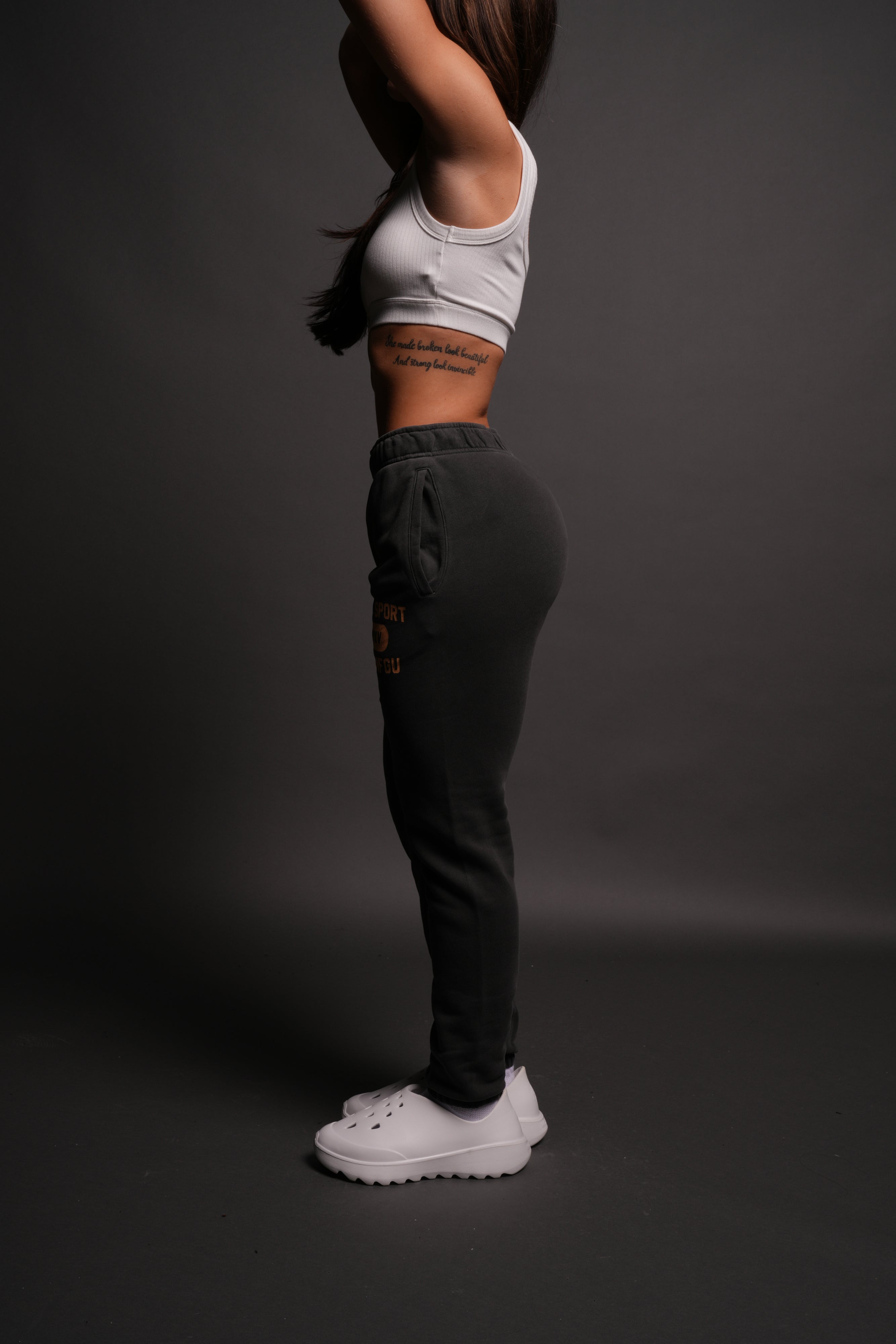 Wolves Forever She Post Lounge Sweats in Wolf Gray — imagem 2