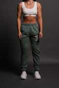 Wolves Forever She Post Lounge Sweats in Hunter Green Driftwash — imagem 1