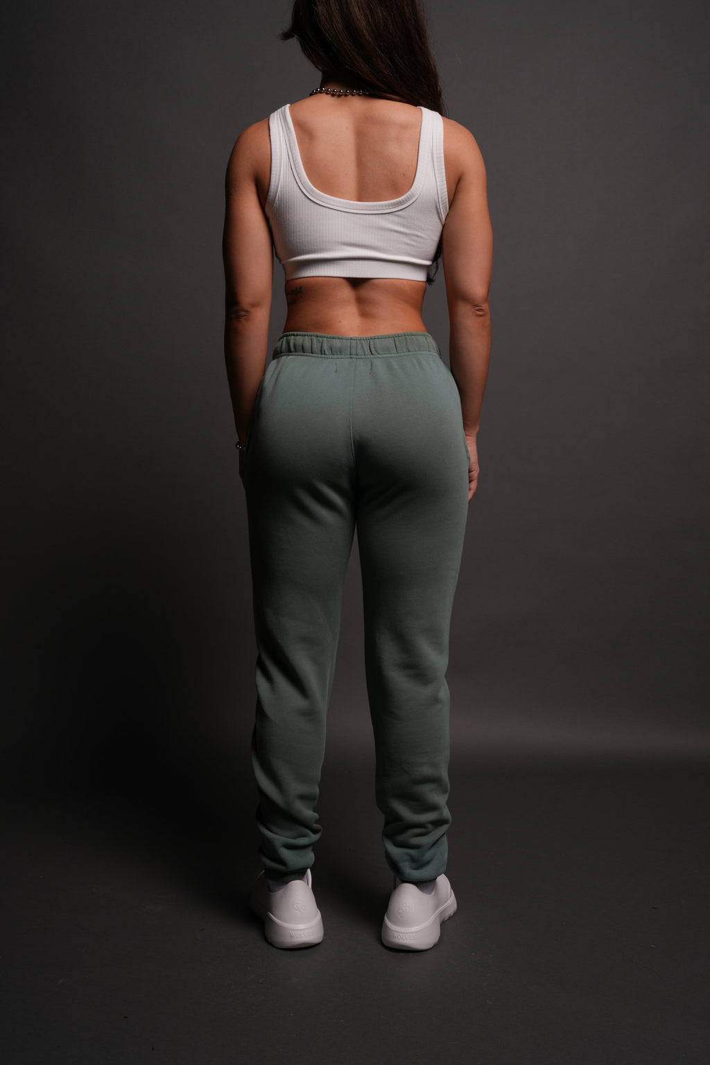 Wolves Forever She Post Lounge Sweats in Hunter Green Driftwash — imagem 5