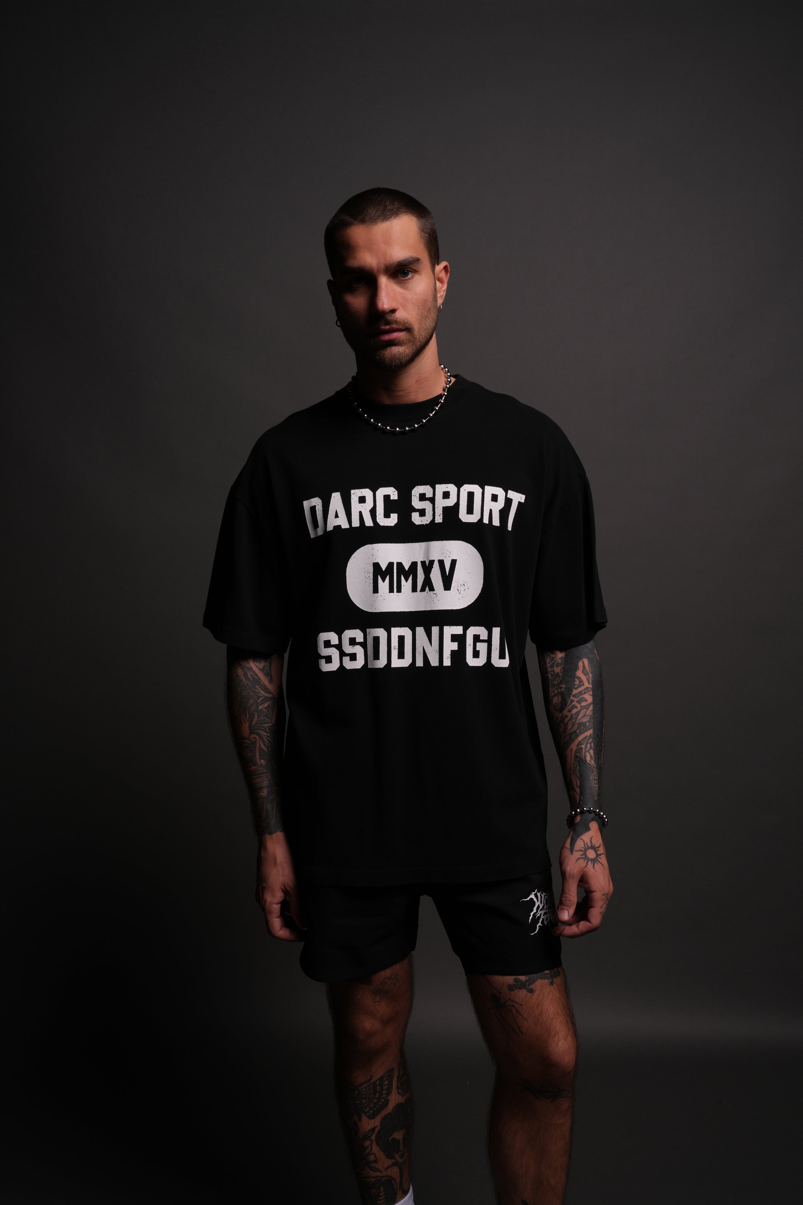 Wolves Forever "Premium" Oversized Tee in Black — imagem 2