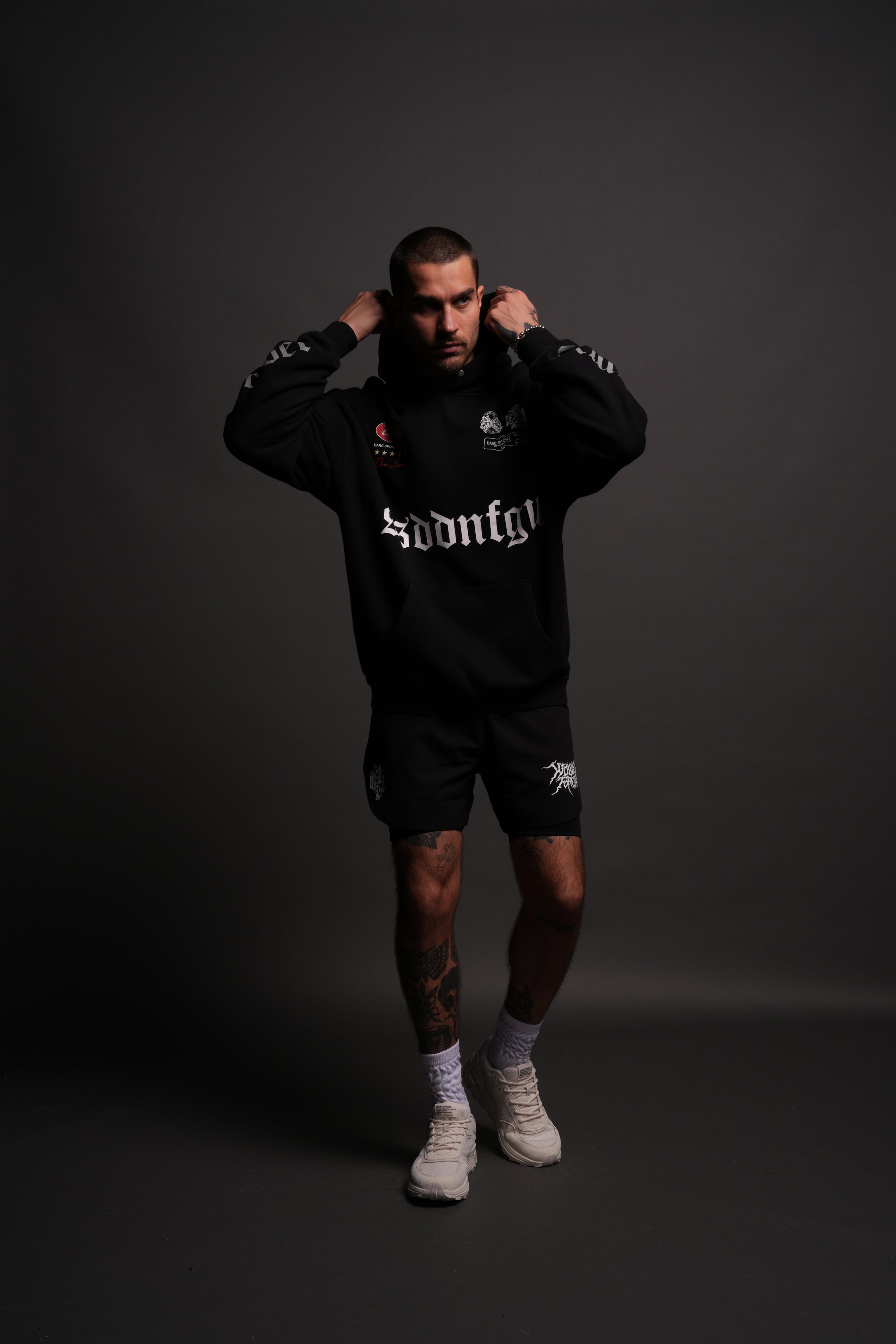 Us Forever "Pierce" Hoodie in Black — imagem 4