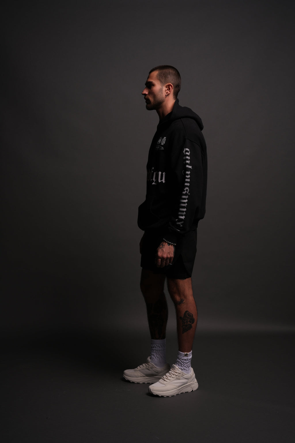 Us Forever "Pierce" Hoodie in Black — imagem 6