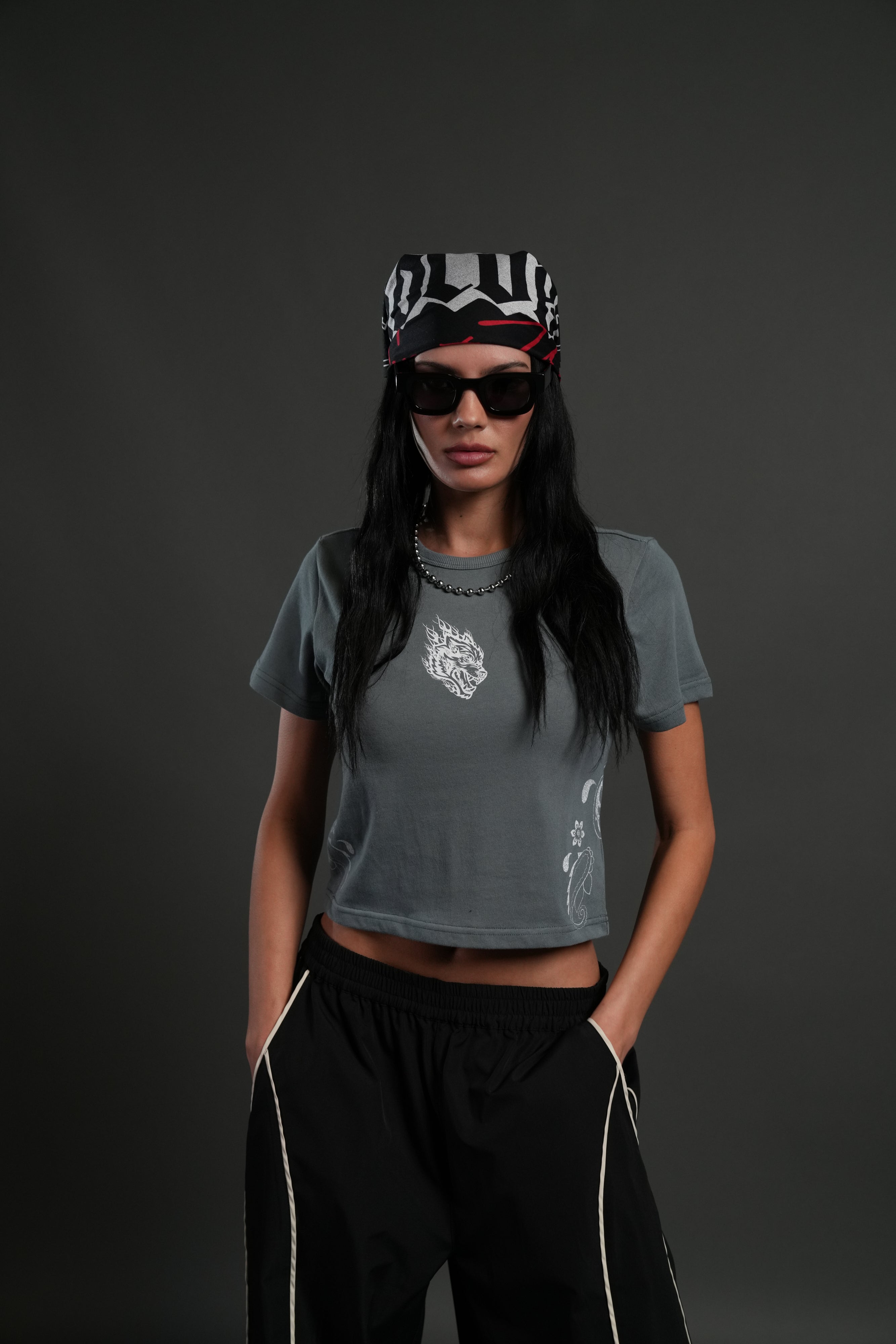 Faded Paisley "Timeless" Tee in Greek Stone — imagem 1