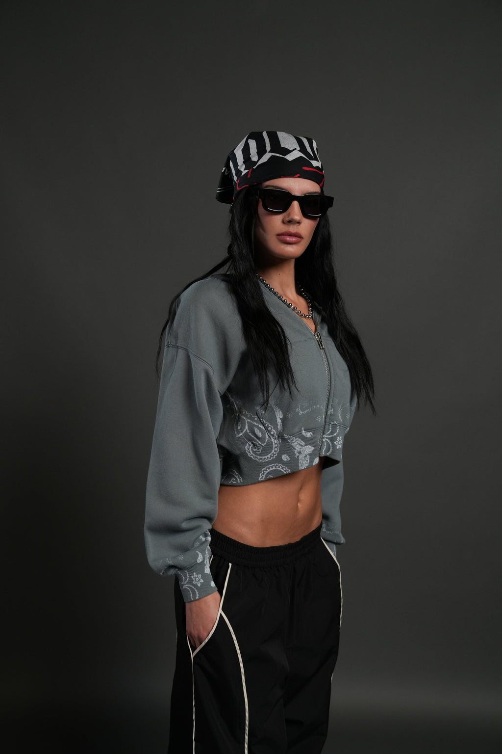 Faded Paisley "Sage" Cropped Zip Hoodie in Greek Stone — imagem 2