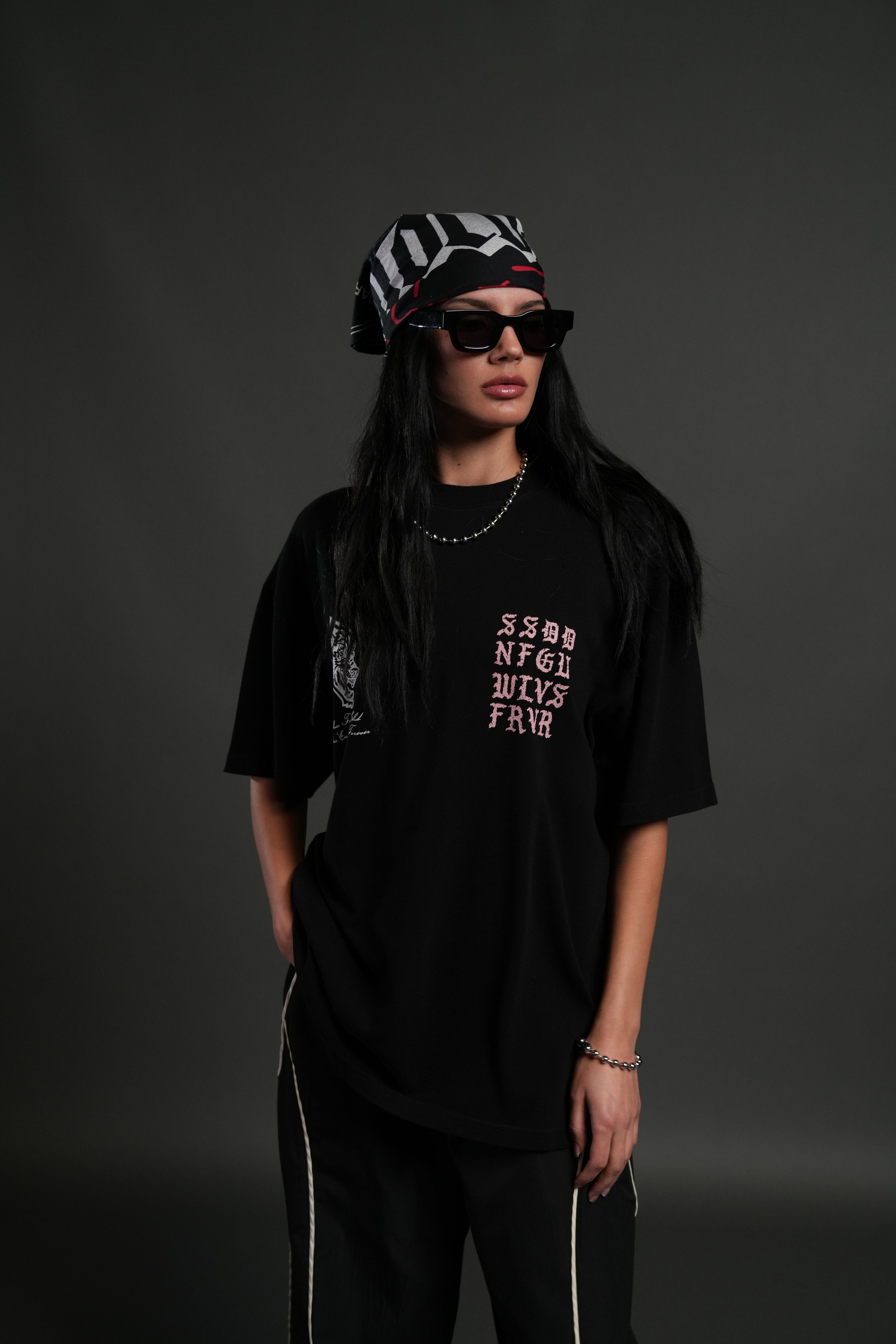 Stone Code "Pump Cover" Tee in Black — imagem 1
