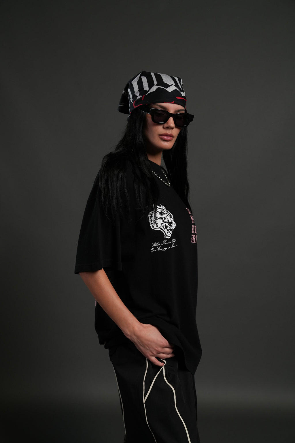 Stone Code "Pump Cover" Tee in Black — imagem 4
