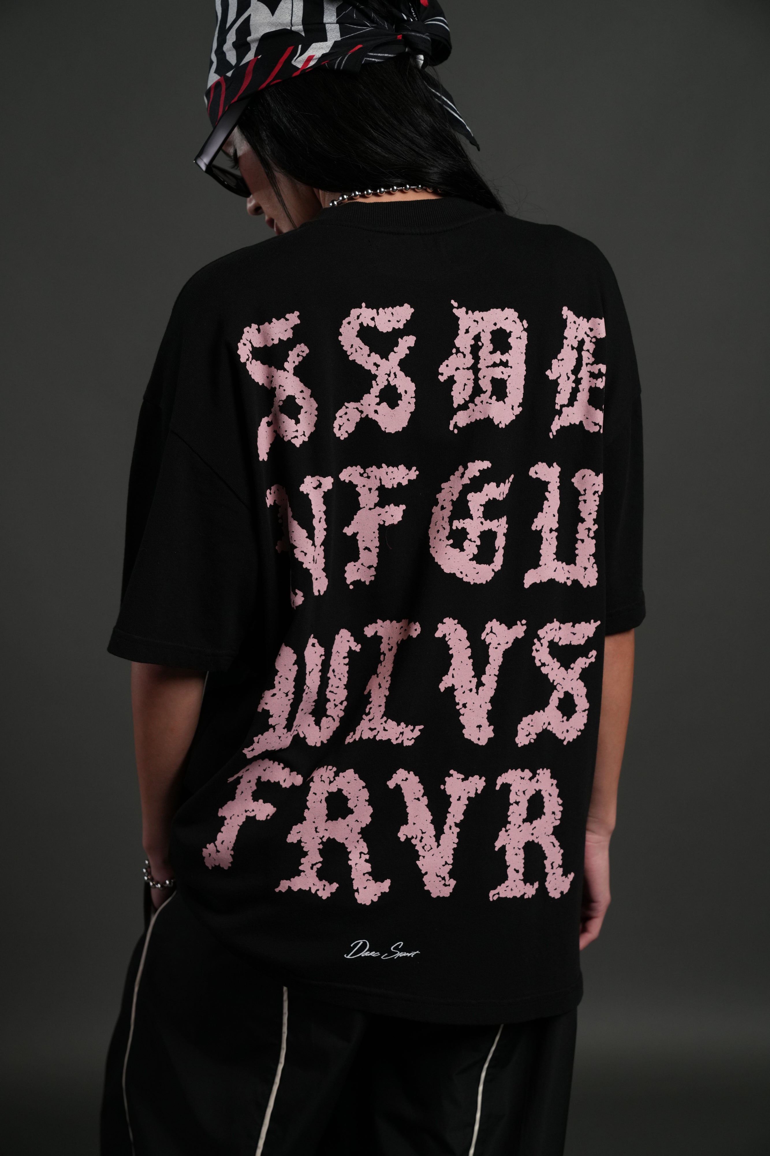 Stone Code "Pump Cover" Tee in Black — imagem 6