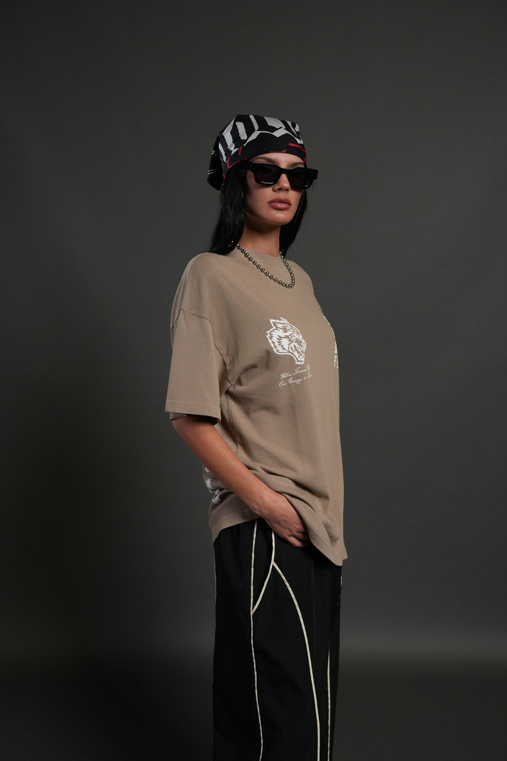 Stone Code "Pump Cover" Tee in Taupe — imagem 4