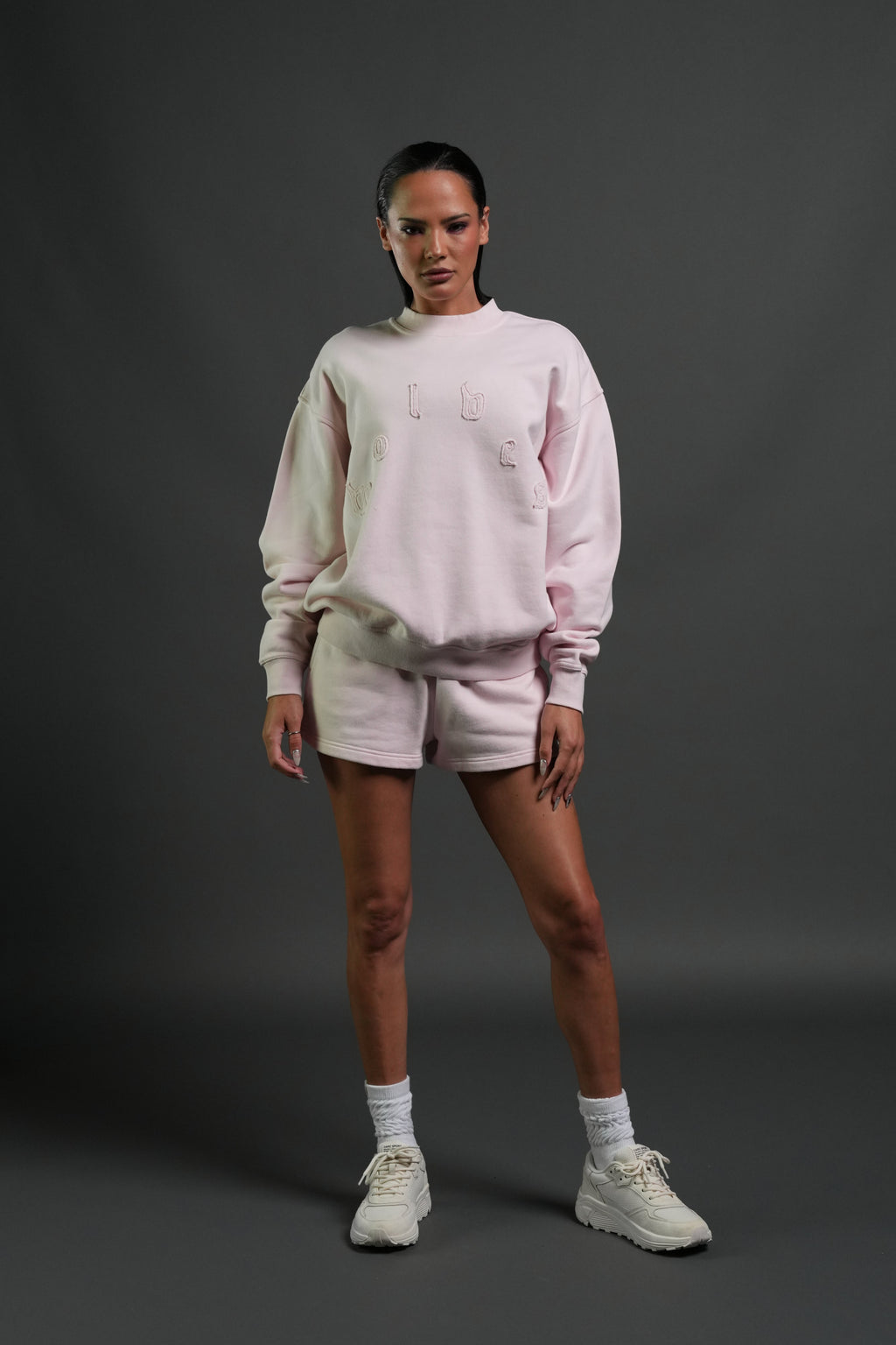 Pyramid Wolves Applique London Crewneck in Blush Pink — imagem 3
