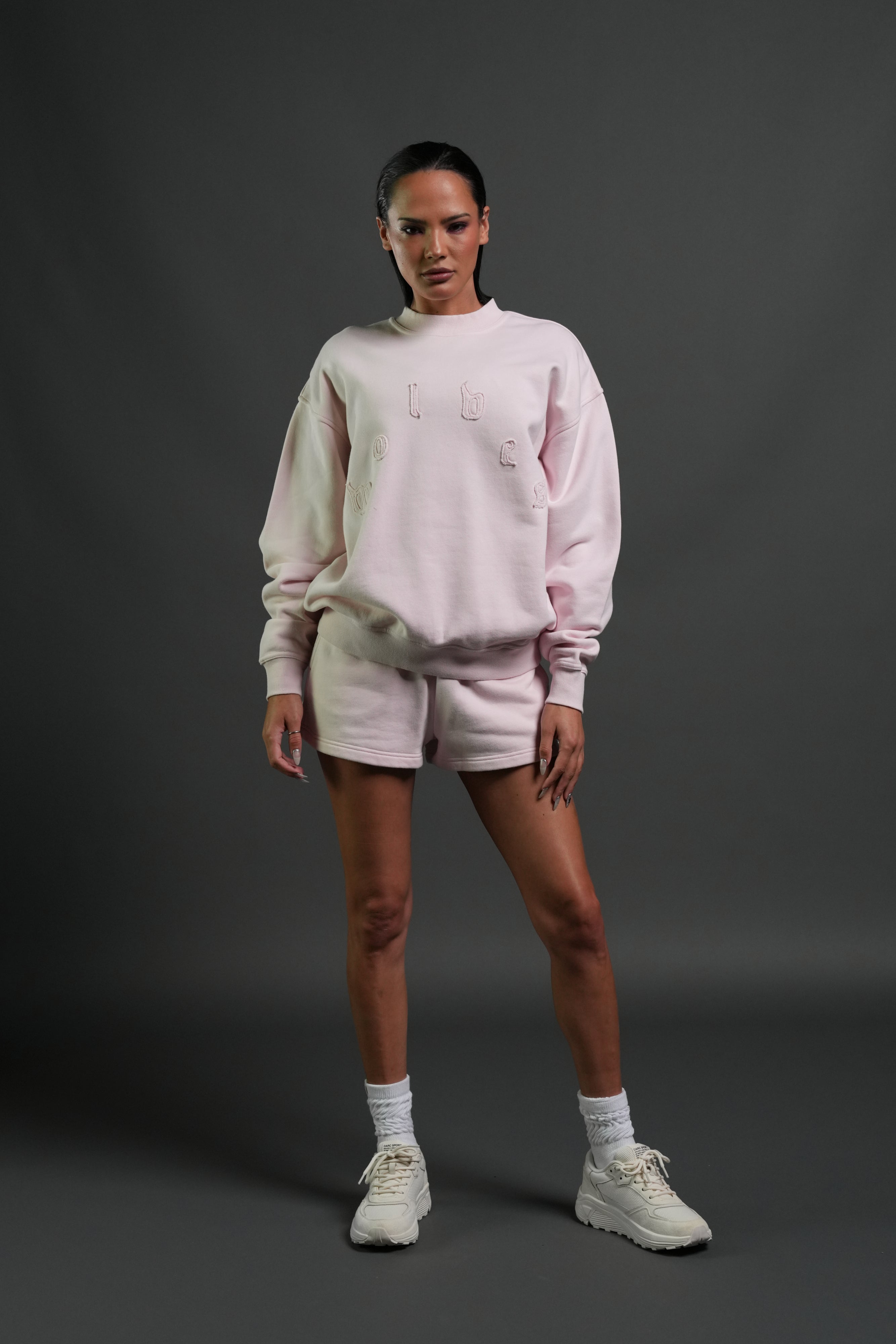 Pyramid Wolves Applique London Crewneck in Blush Pink — imagem 3