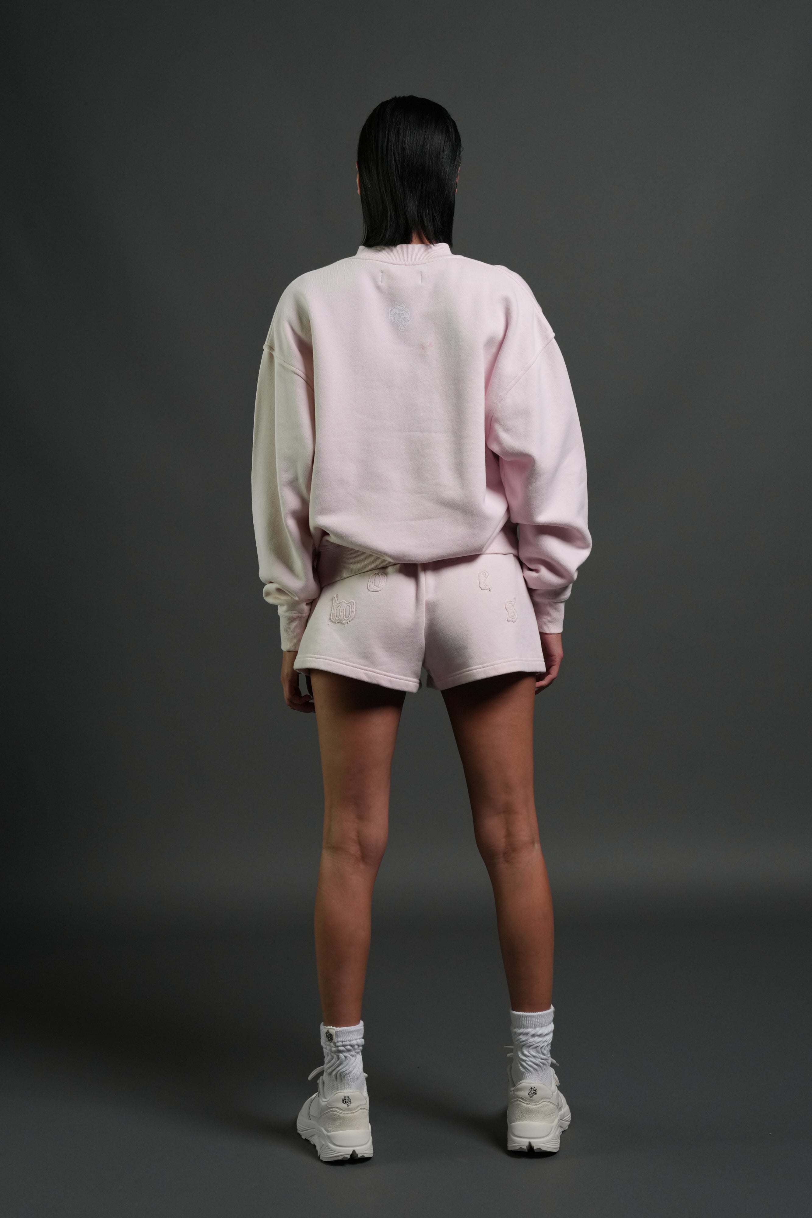 Pyramid Wolves Applique London Crewneck in Blush Pink — imagem 4