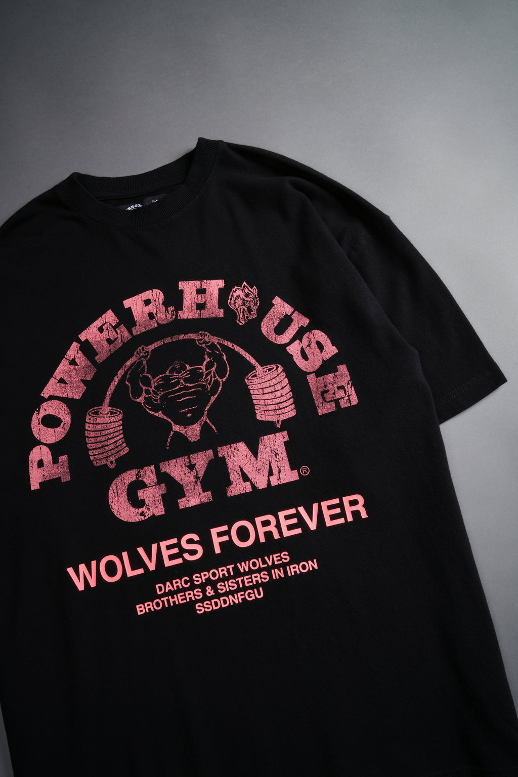 Powerhouse Of The Wolves V2"Premium" Oversized Tee in Black/Neon Pink — imagem 8