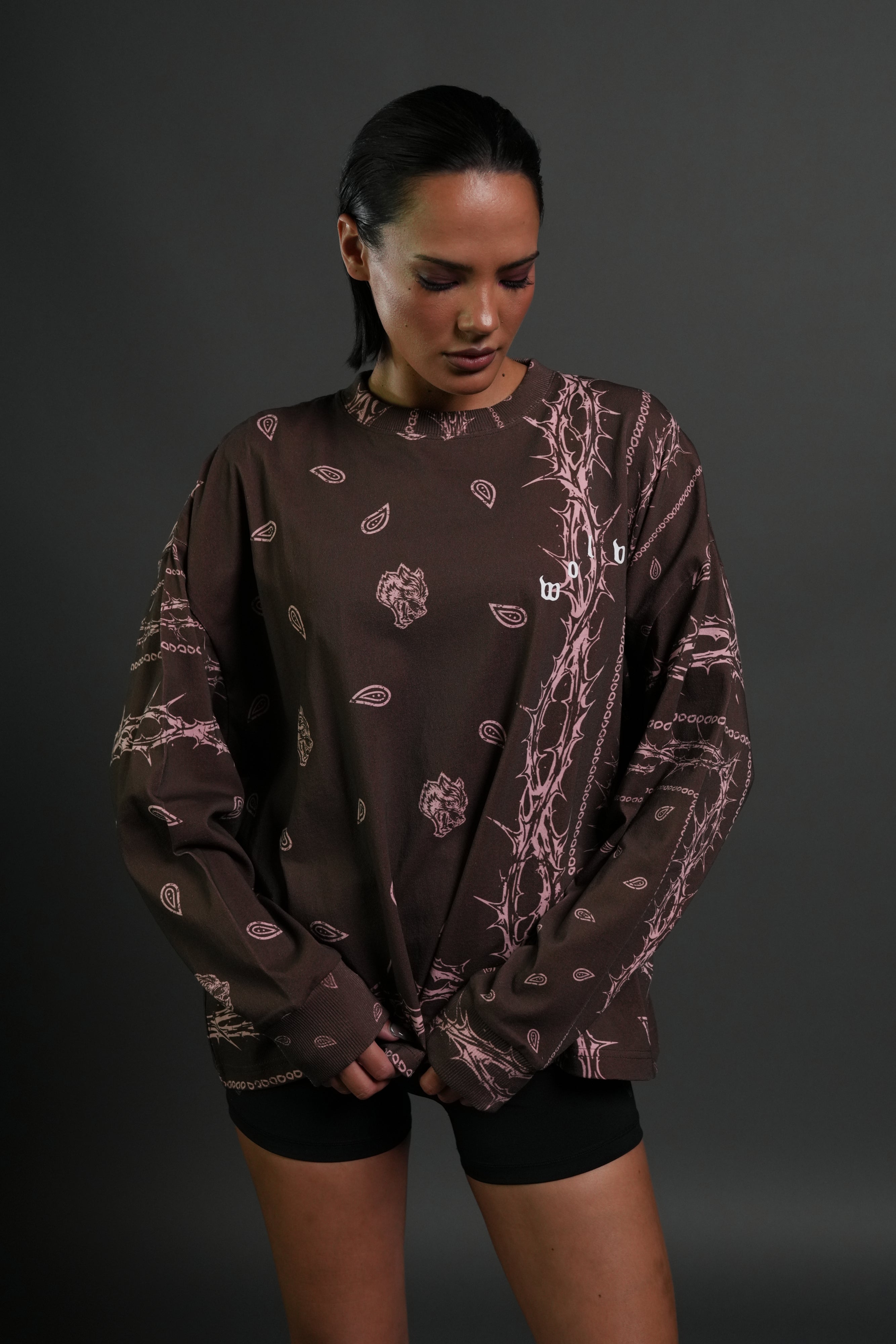 Wolves Pyramid Grunge "Box Cut" L/S Tee in Desert Dust Thorn Paisley — imagem 12