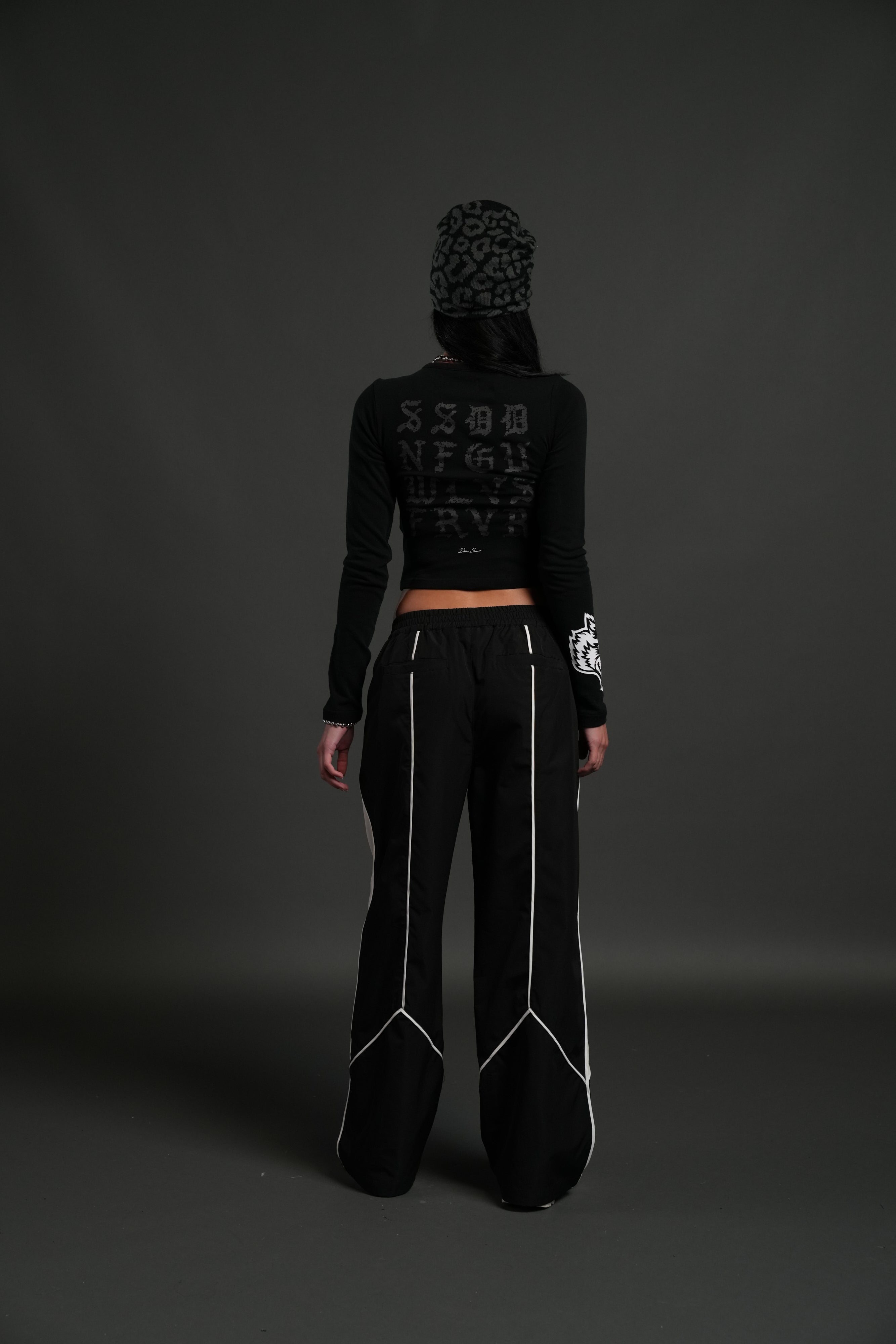 Stone Code L/S "Baby" Tee in Black — imagem 5