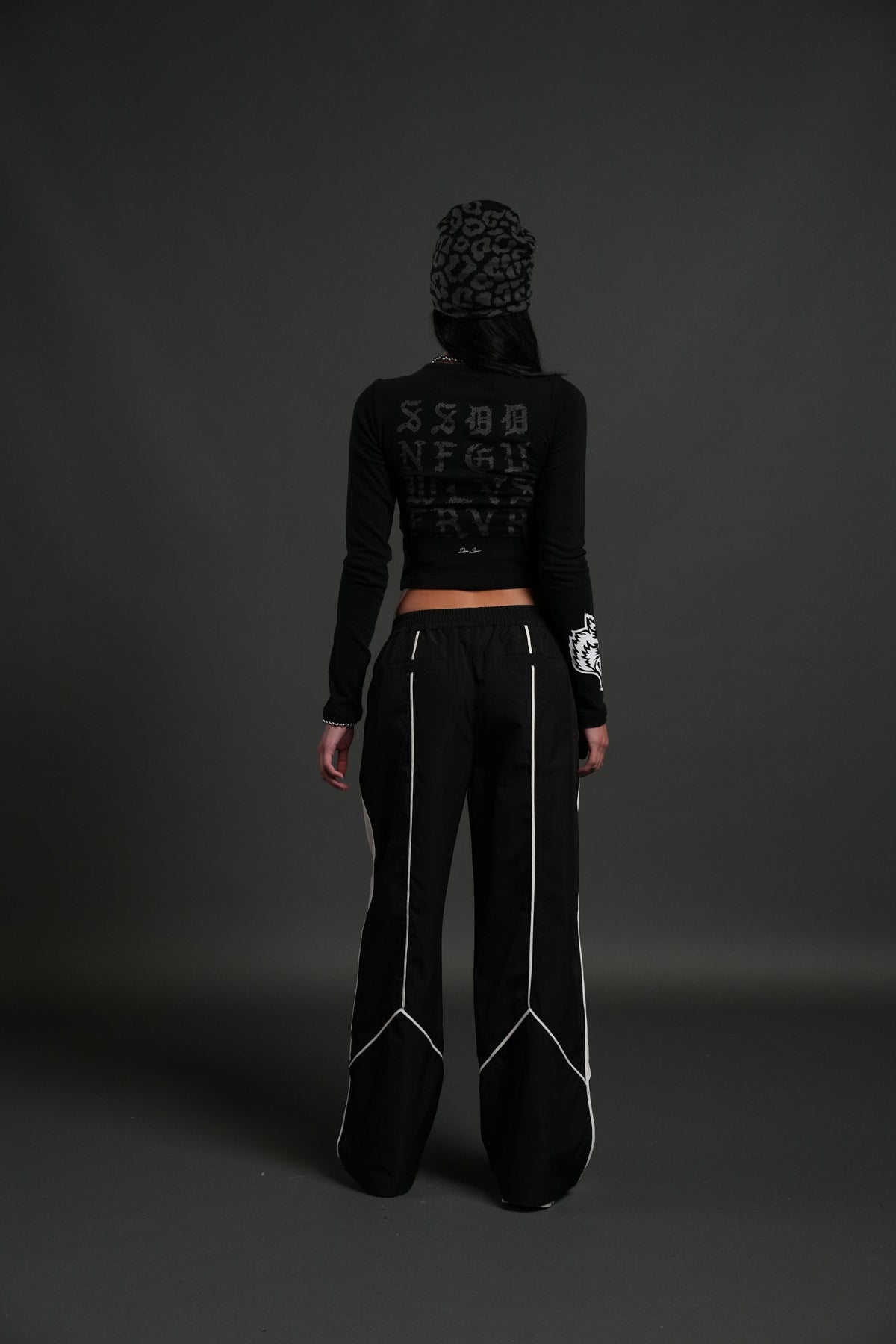 Stone Code L/S "Baby" Tee in Black - imagem 5