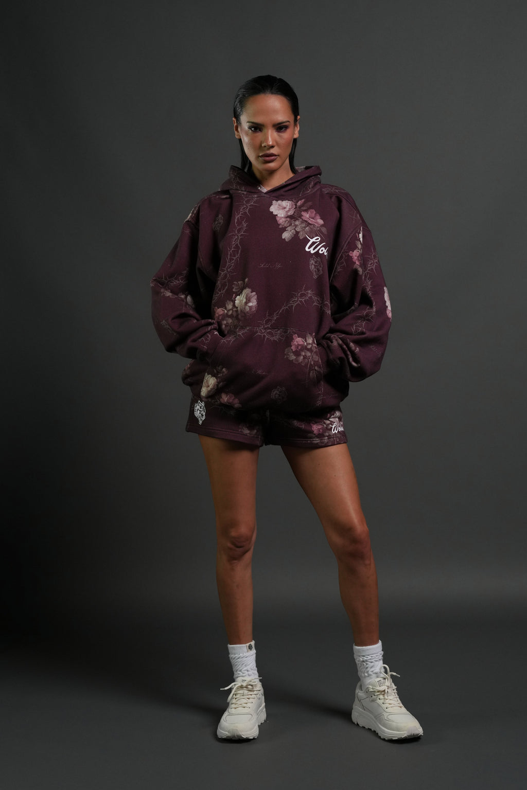 Rose Thorn Ellie Sweat Shorts in Cherry Wine Rose Thorn - imagem 3