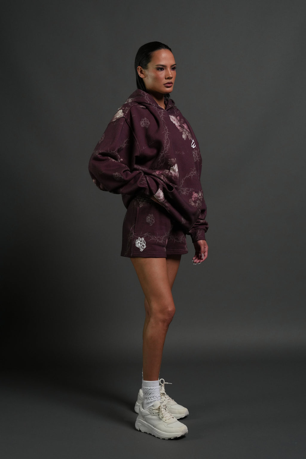 Rose Thorn Ellie Sweat Shorts in Cherry Wine Rose Thorn - imagem 4