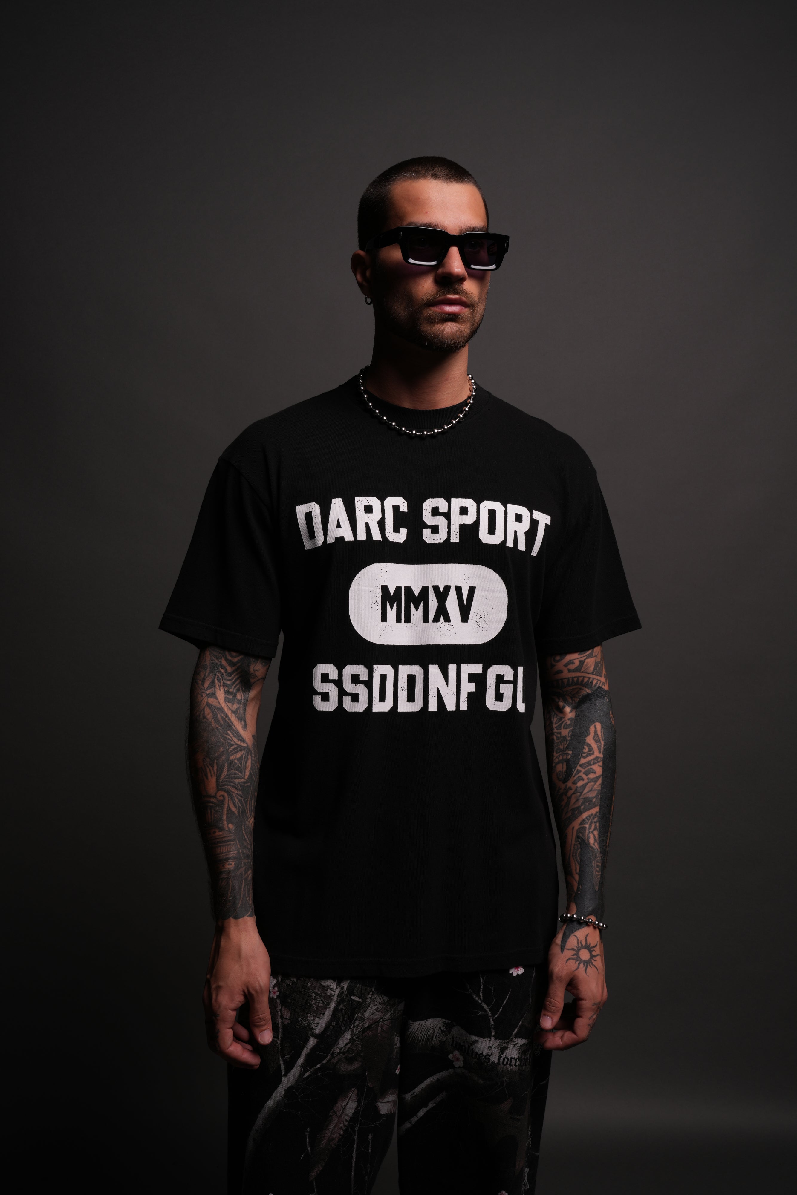 Wolves Forever "Premium Classic" Tee in Black — imagem 2