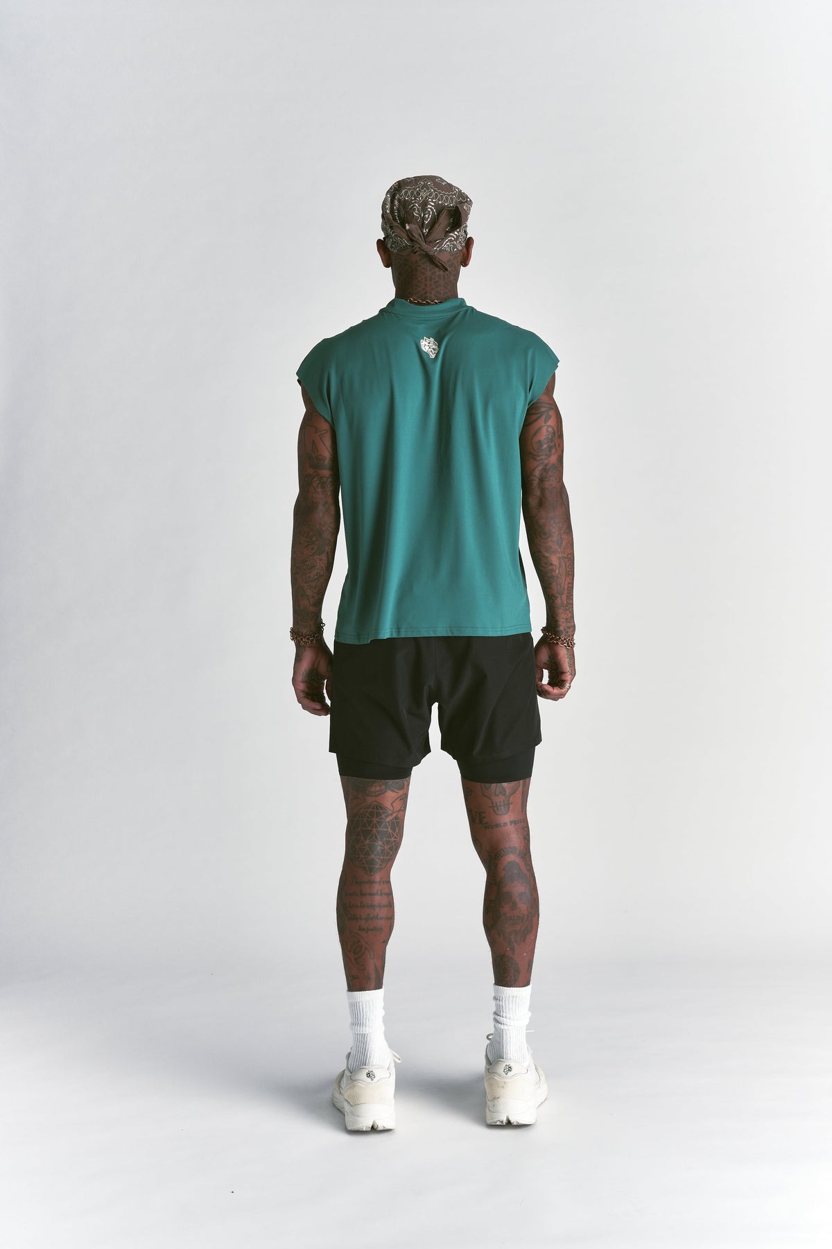 Loyalty Forever "Dry Wolf" Cropped Muscle Tee in Sierra Pine — imagem 5