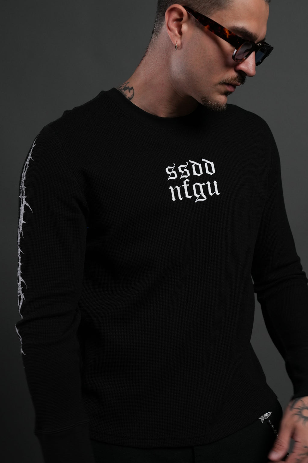 SSDDNFGU Thorns Lightweight Thermal in Black - imagem 9