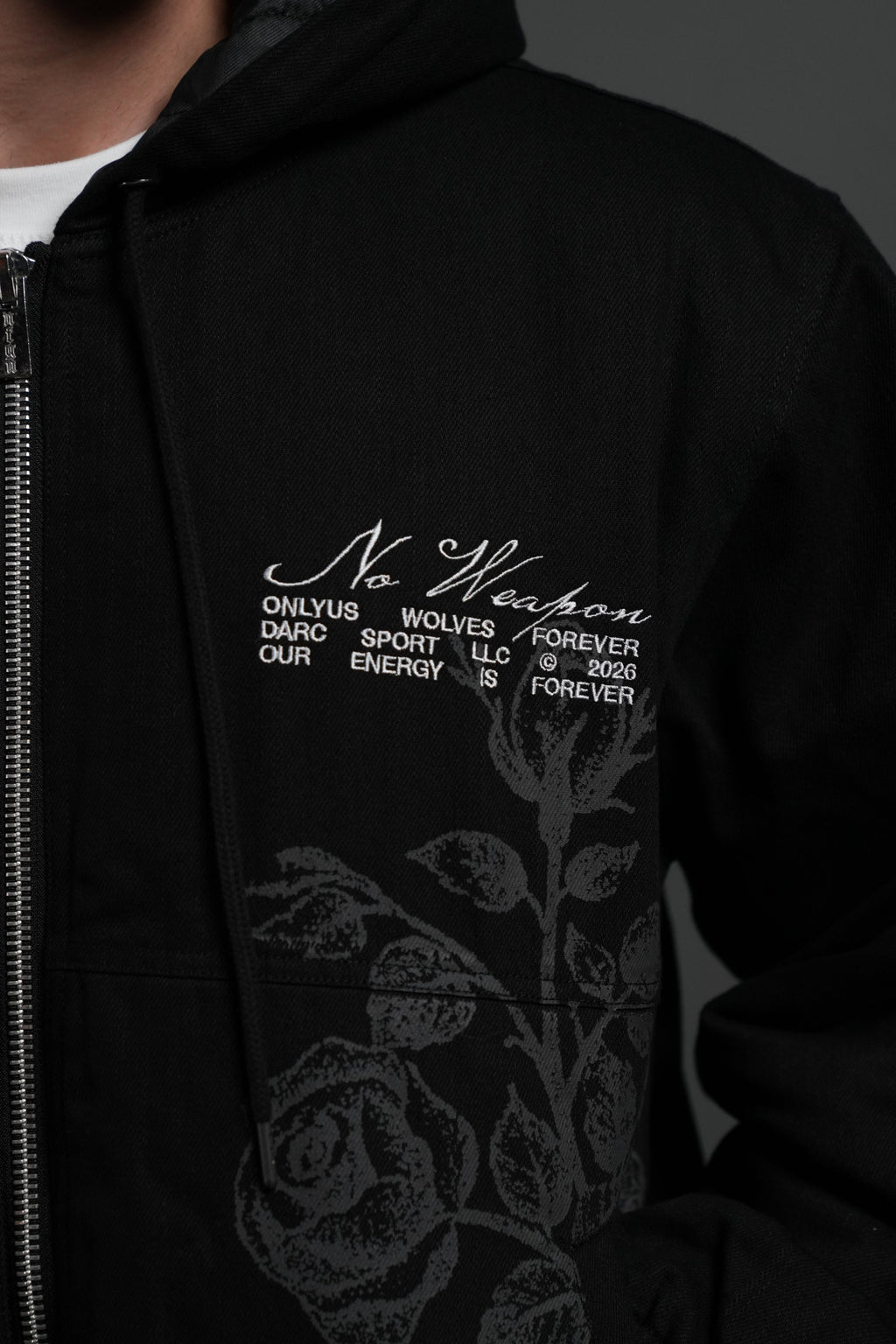 Wolves Pray Calaway Jacket in Distressed Black - imagem 11